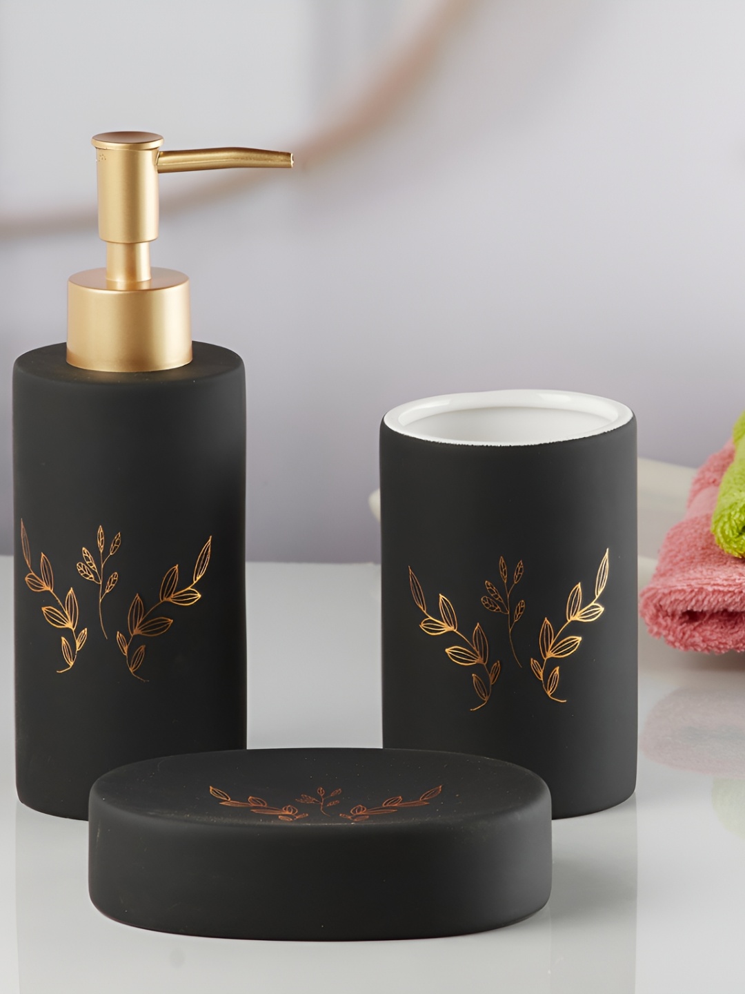 

Kookee Black & Gold Toned 3 Pieces Ceramic Printed Bath Accessories Set
