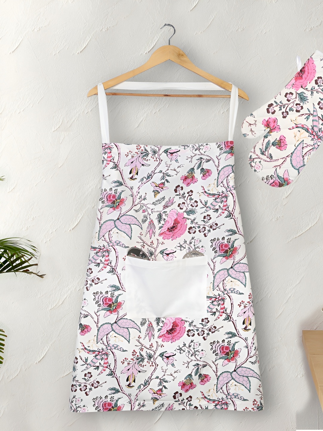 

Texstylers 2 Pieces Pink Printed Cotton Apron With Oven Mitt