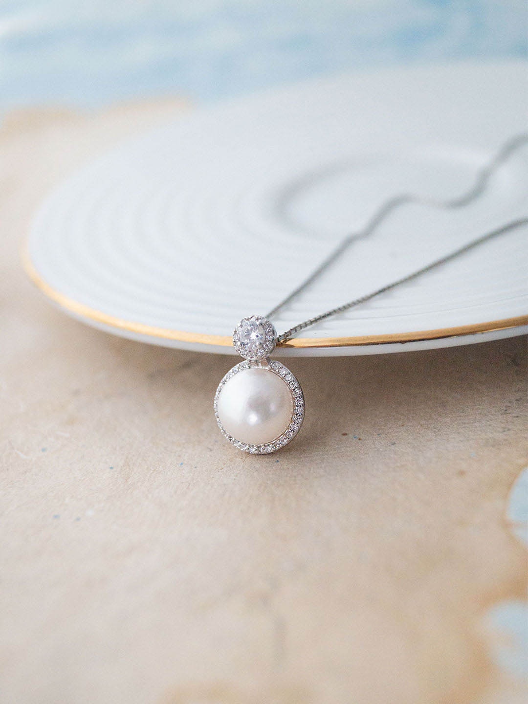 

MANNASH Rhodium-Plated Pearls Beaded Pendant With Chain, Silver