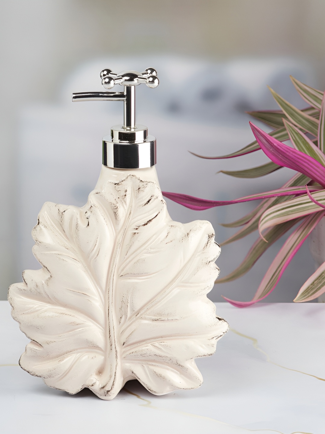 

Kookee Beige Floral Ceramic Soap Dispenser