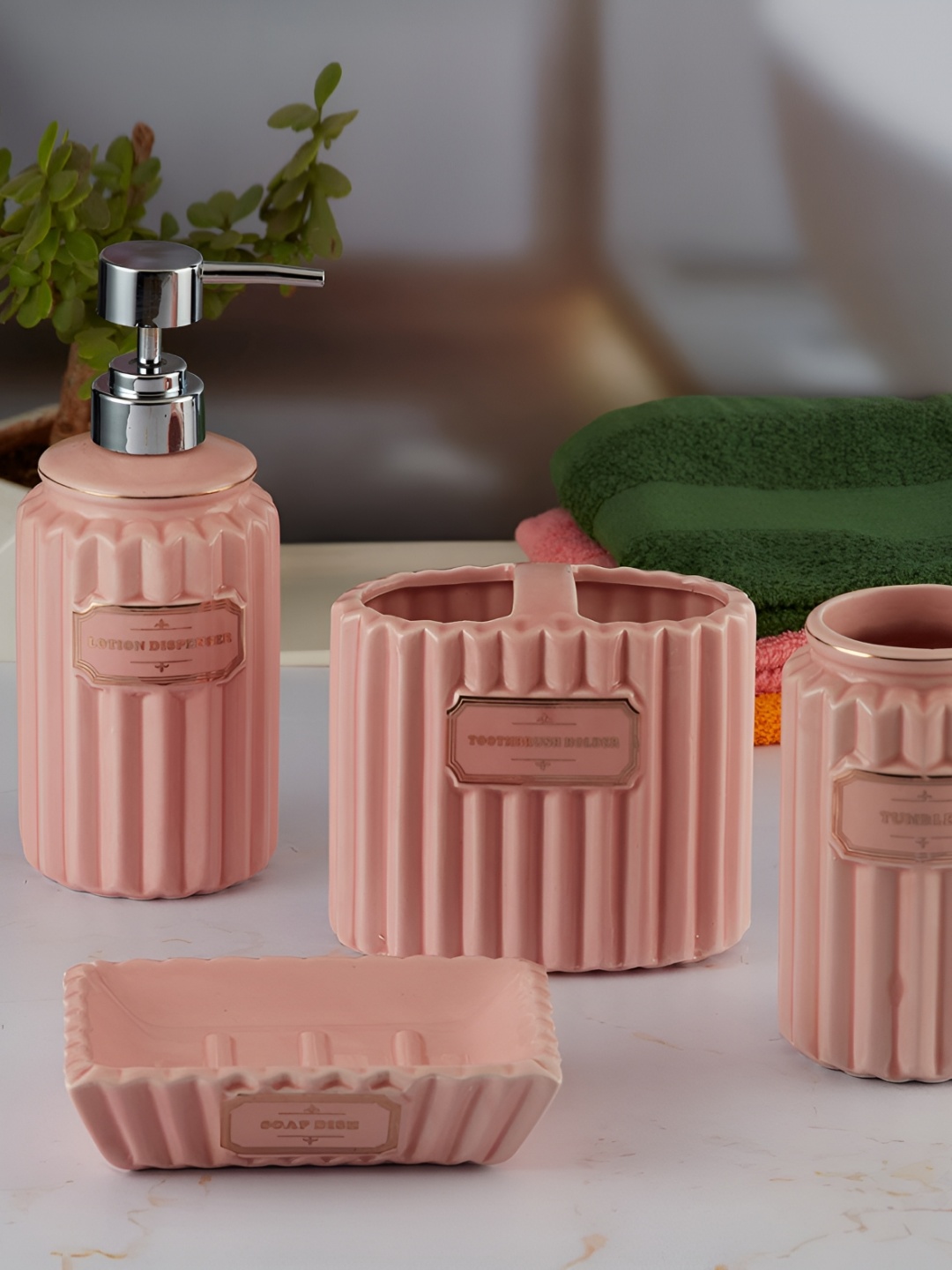 

Kookee Pink 4 Pieces Textured Ceramic Bath Accessories Set