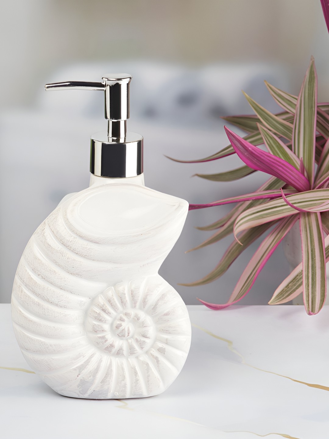 

Kookee White Abstract Ceramic Soap Dispenser Pump