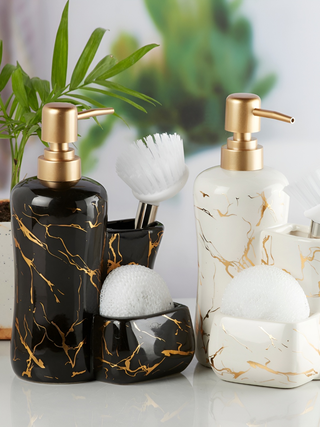 

Kookee Black & White 2 Pieces Abstract Ceramic Glossy Soap Dispensers