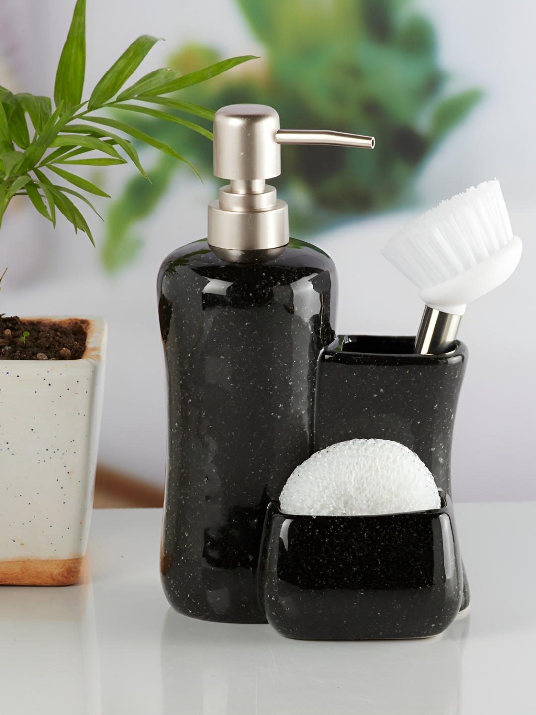 

Kookee Black Abstract Ceramic Soap Dispenser