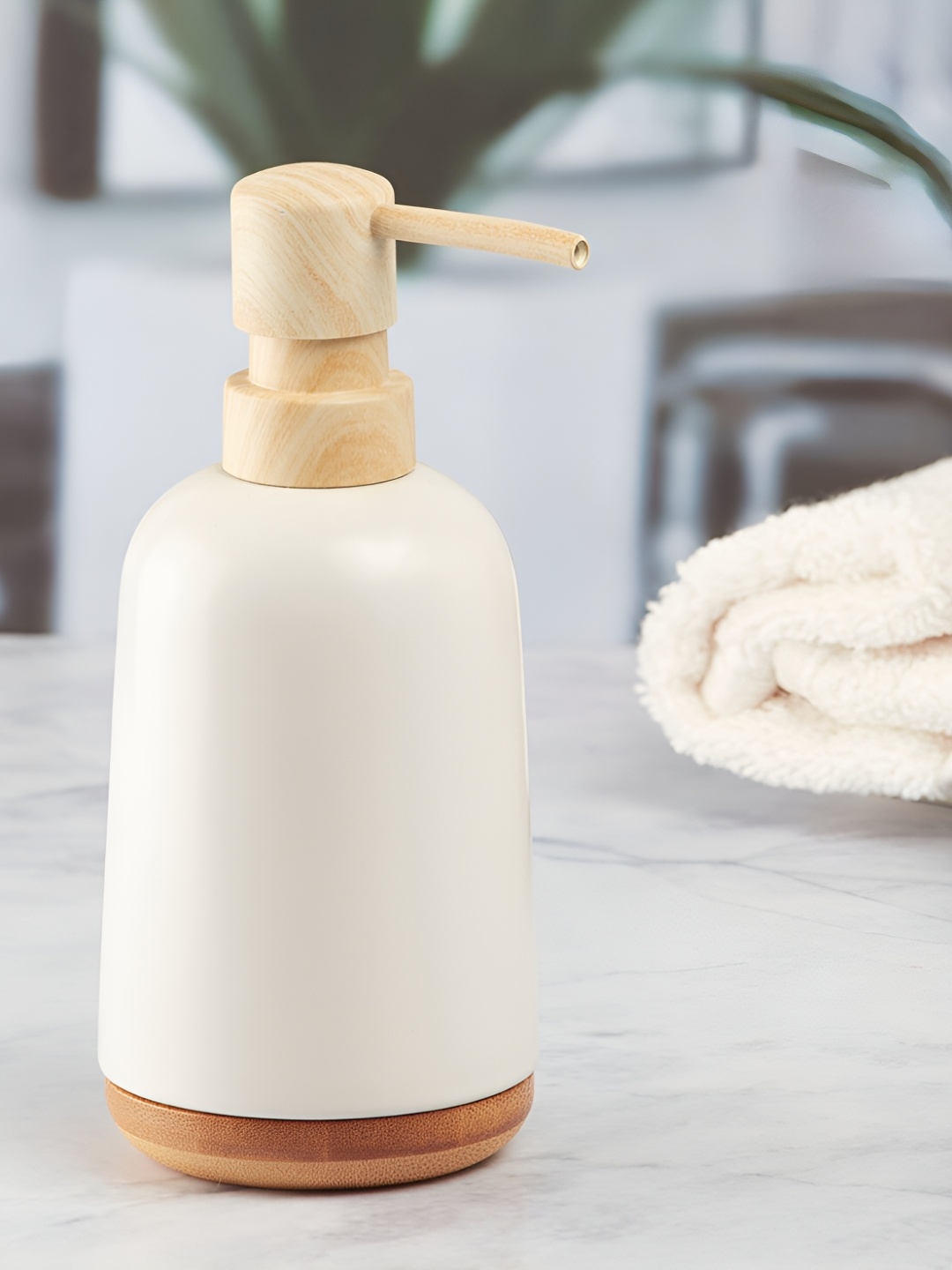 

Kookee White 2 Pieces Ceramic Soap Dispenser