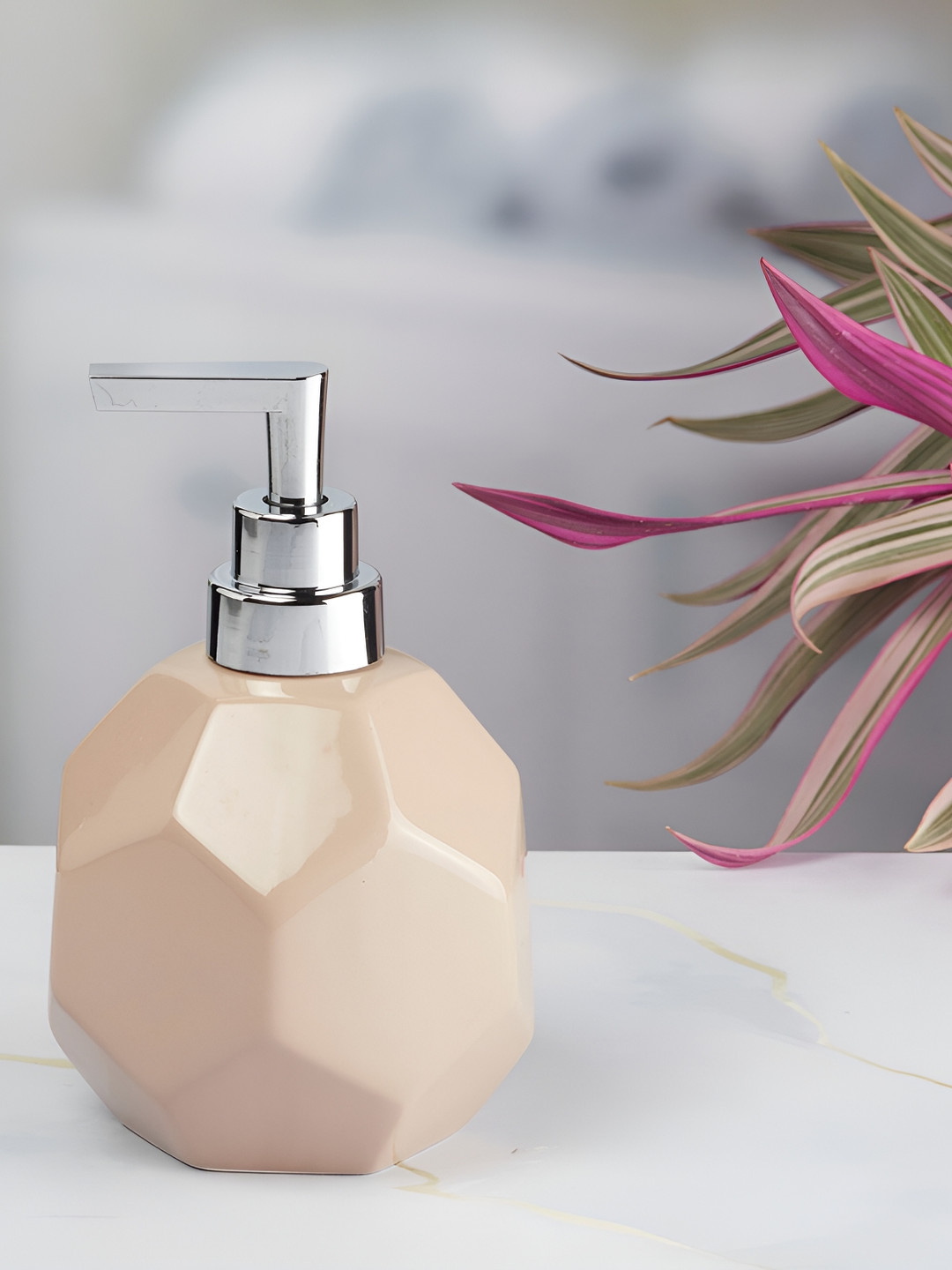 

Kookee Brown Abstract Ceramic Soap Dispenser