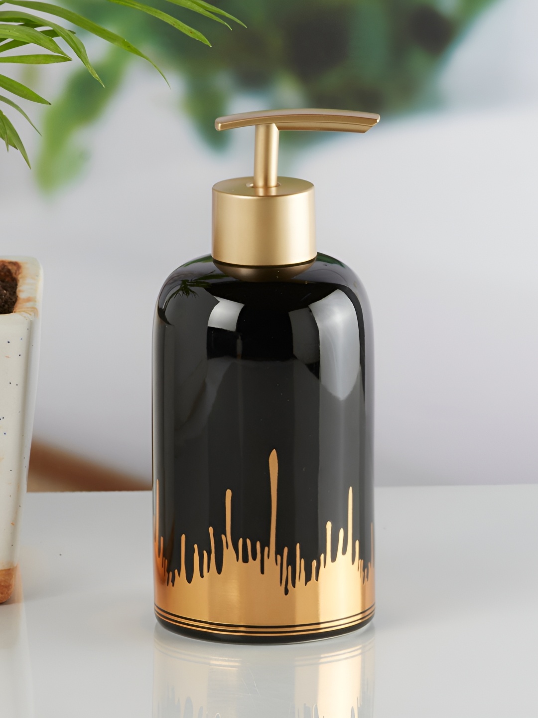

Kookee Black Abstract Handwash Pump for Bathroom & Kitchen Soap Dispenser