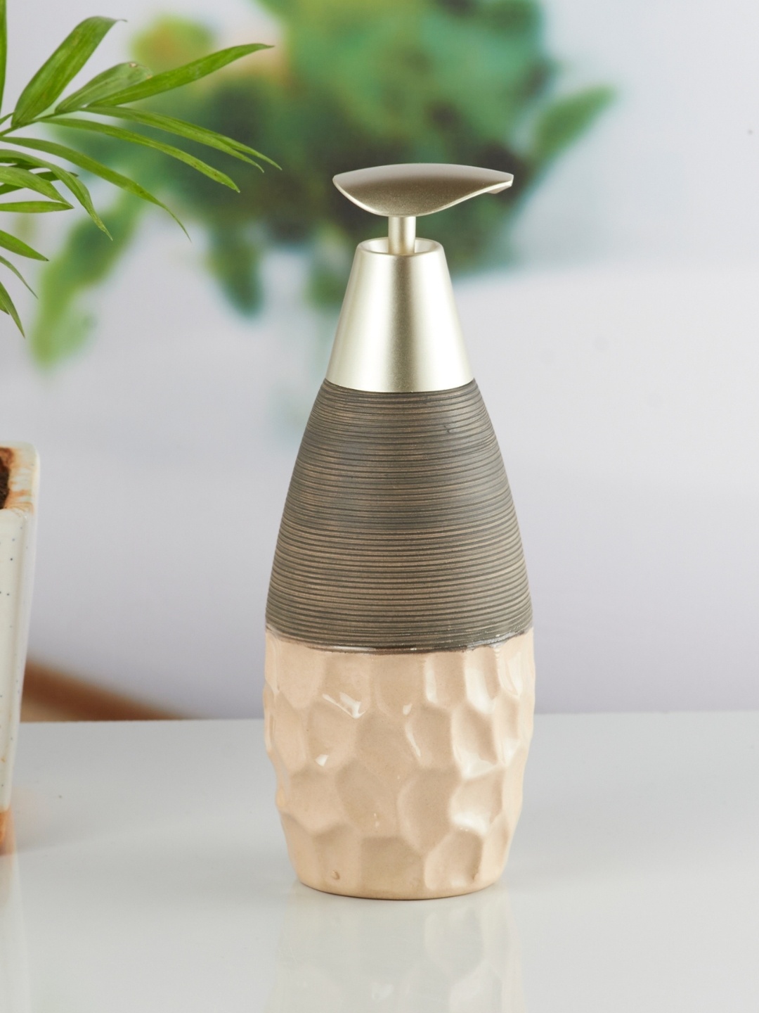 

Kookee Beige Abstract Ceramic Soap Dispenser