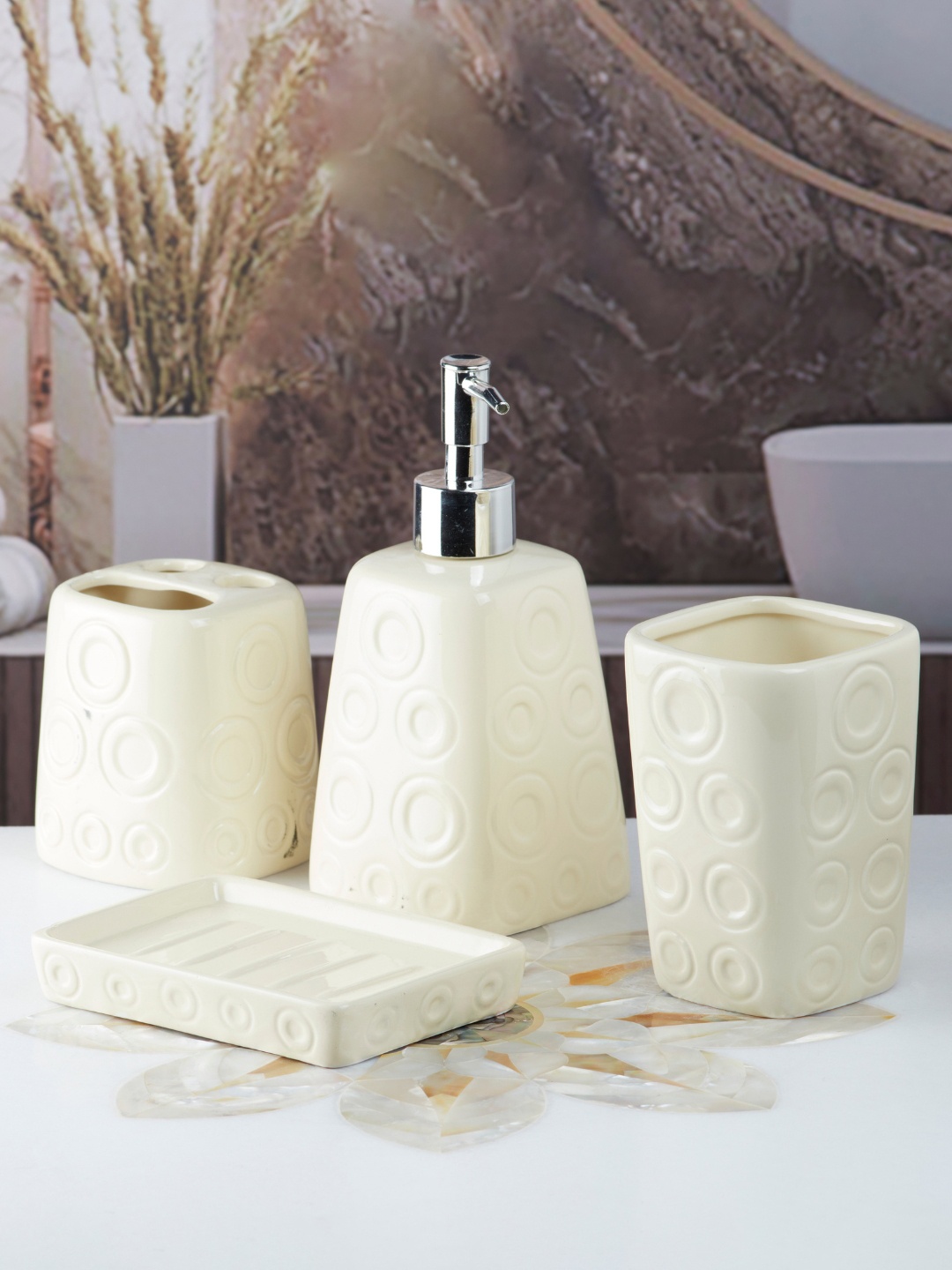 

Kookee Off White 4 Piece Abstract Ceramic Bath Accessories Set