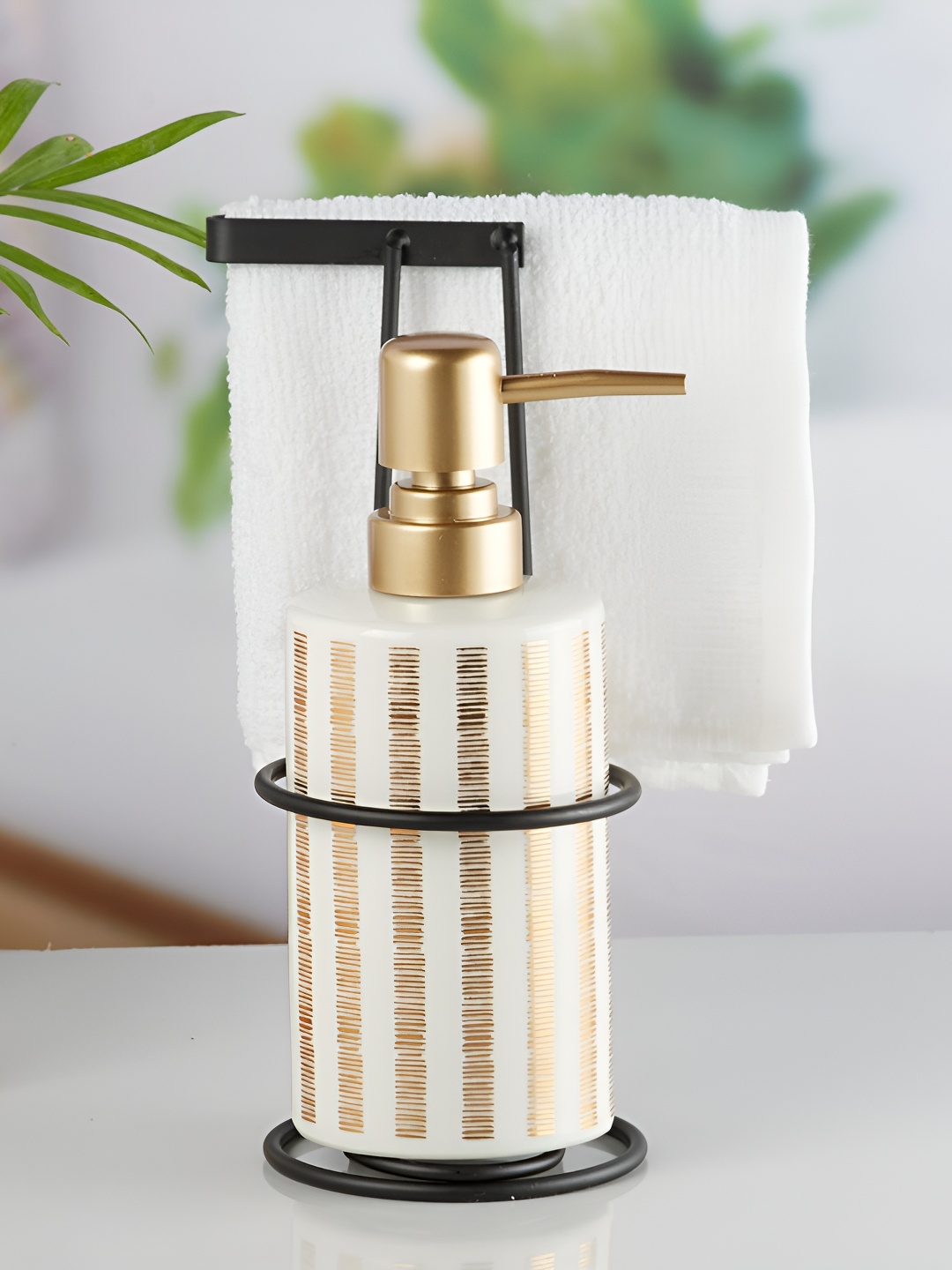 

Kookee White Abstract Ceramic Soap Dispenser