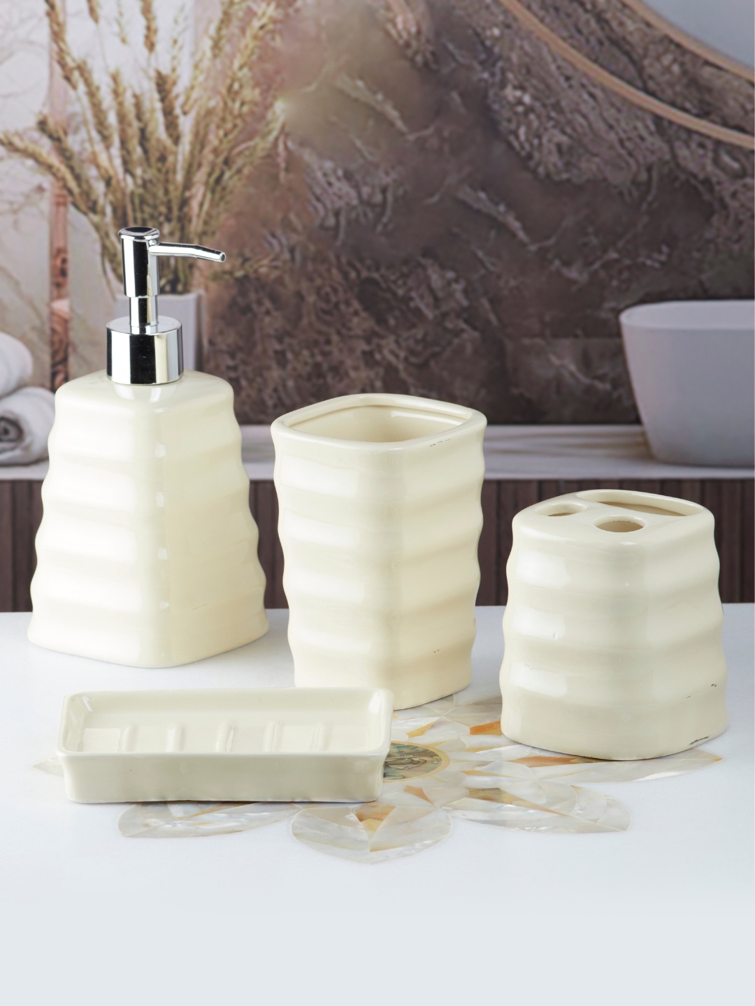 

Kookee Off White & SilverToned 4 pieces Abstract Ceramic Bath Accessories Set