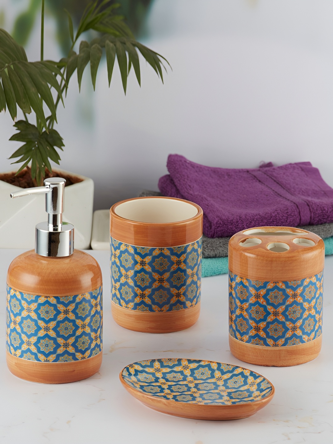 

Kookee Orange 4 Pieces Abstract Printed Ceramic Bath Accessories Set
