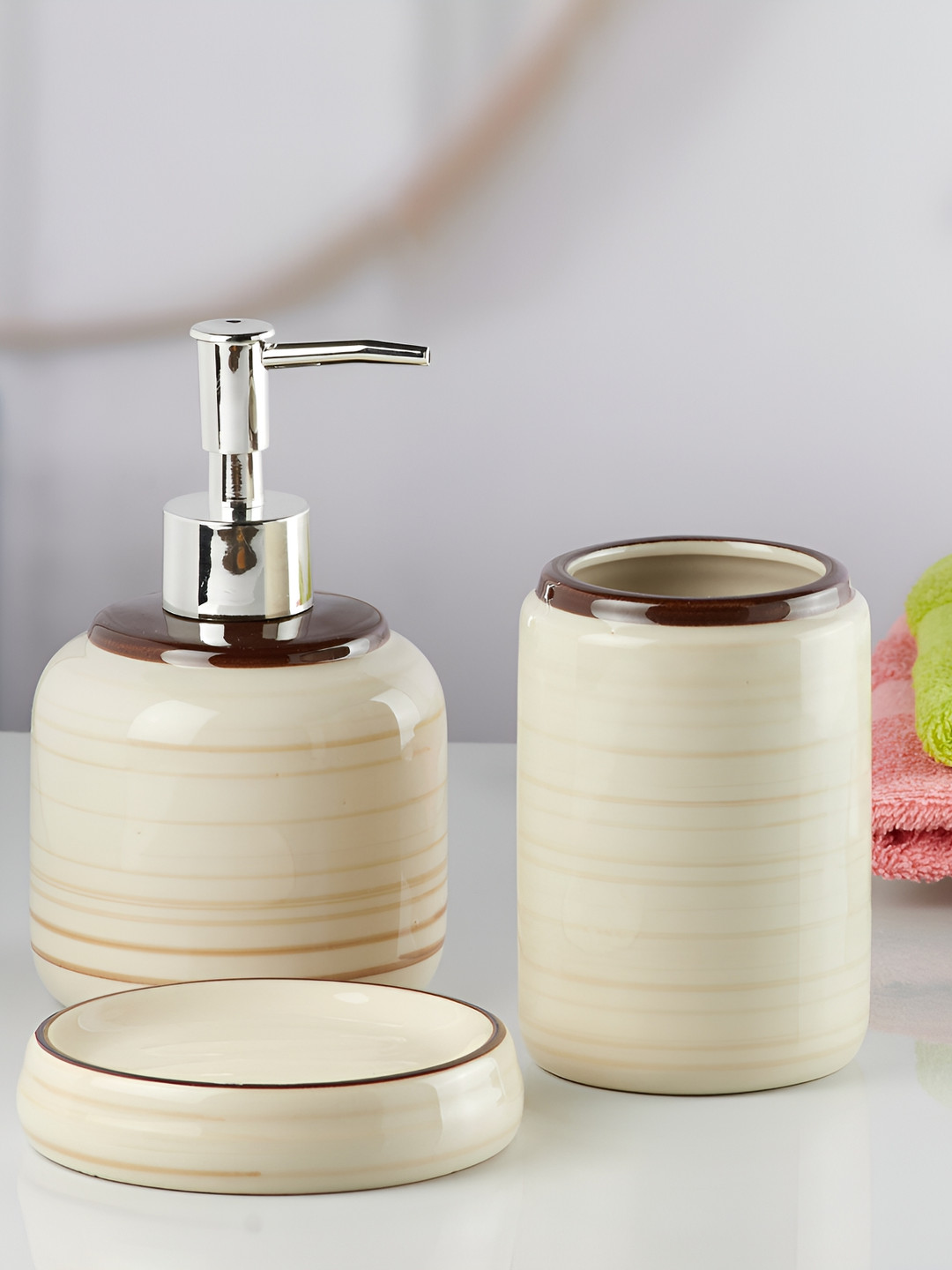 

Kookee Beige 3 Pieces Ceramic Striped Bath Accessories Set