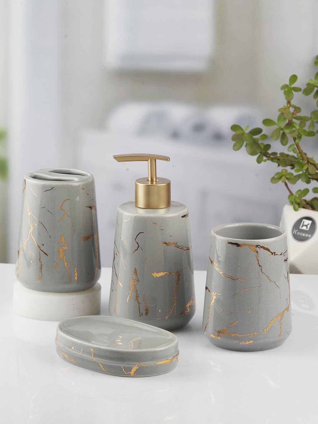 

Kookee Grey 4 piece Abstract Bath Accessories Set
