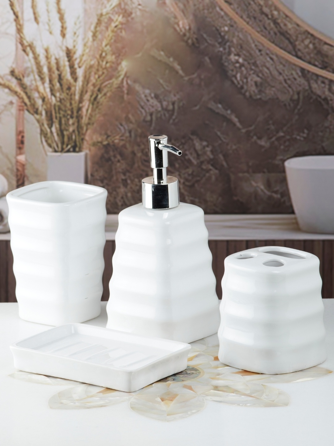 

Kookee White 4 Pieces Abstract Ceramic Bath Accessories Set