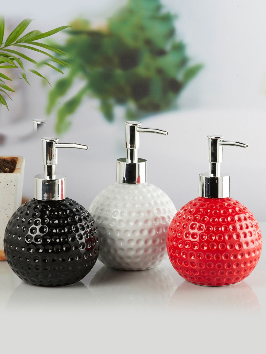 

Kookee White & Black 3 pieces Abstract Ceramic Soap Dispenser