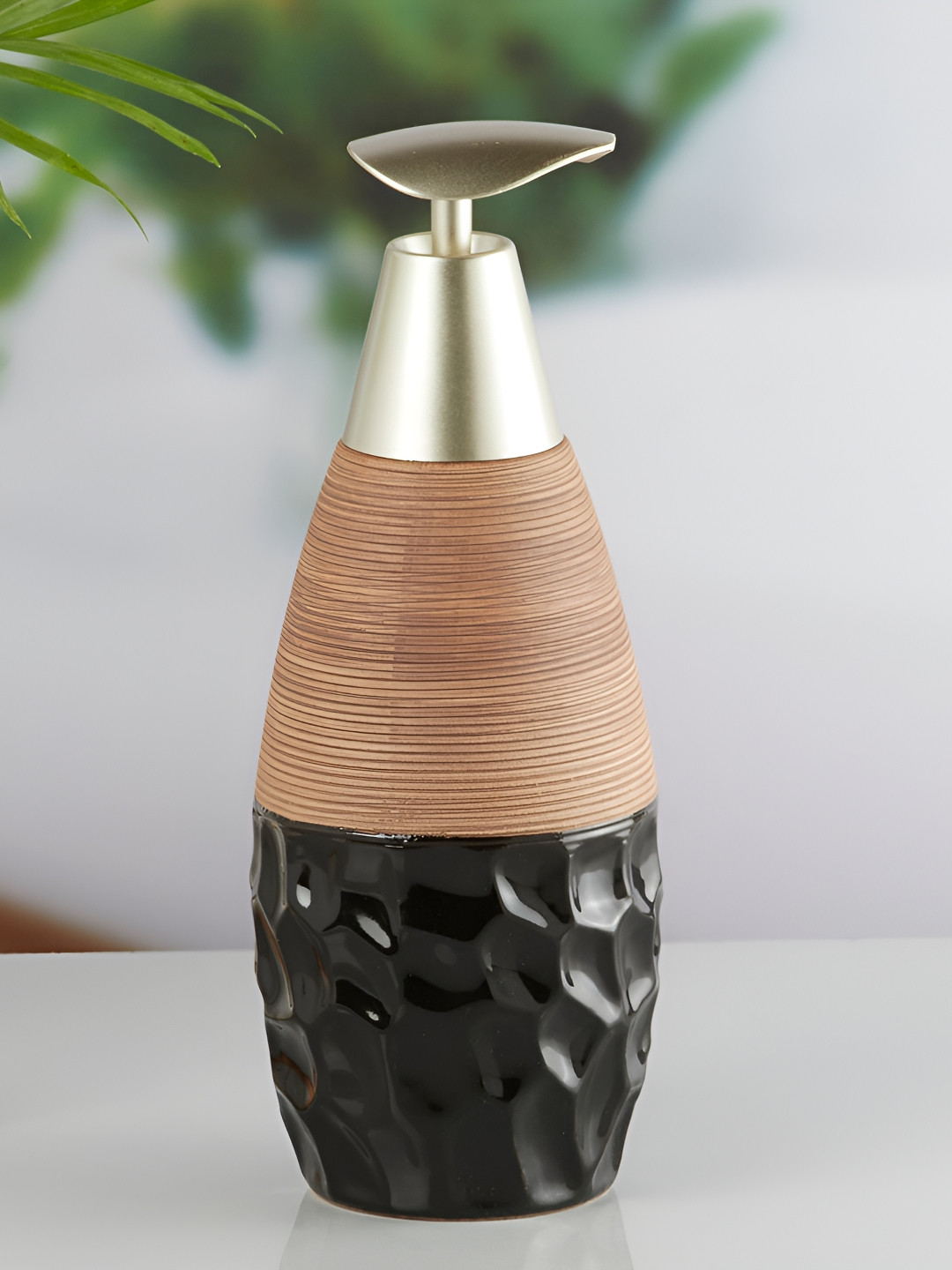 

Kookee Black & Brown Abstract Ceramic Soap Dispenser