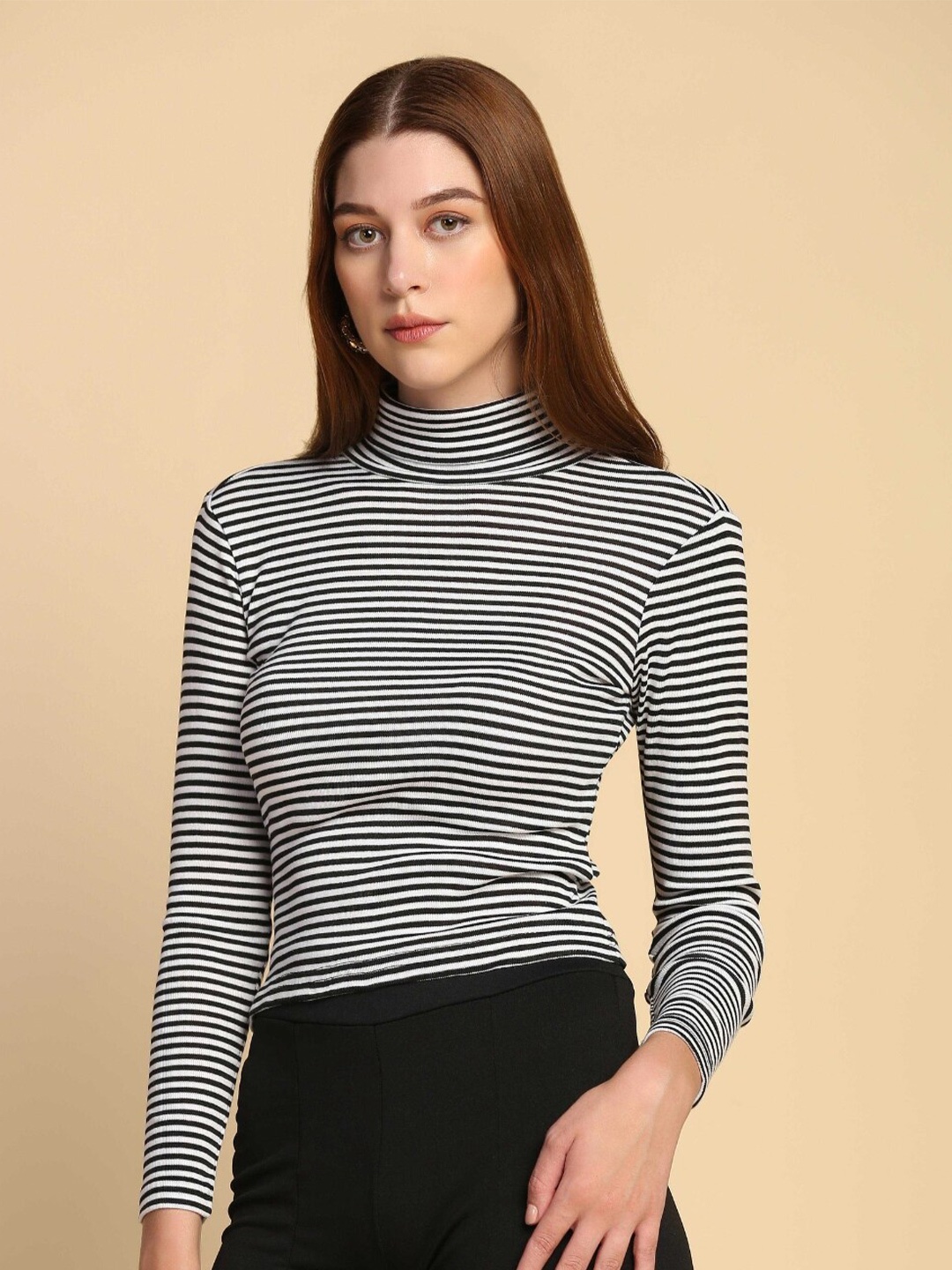 

STARIN Horizontal Striped High Neck Monochrome Top, White