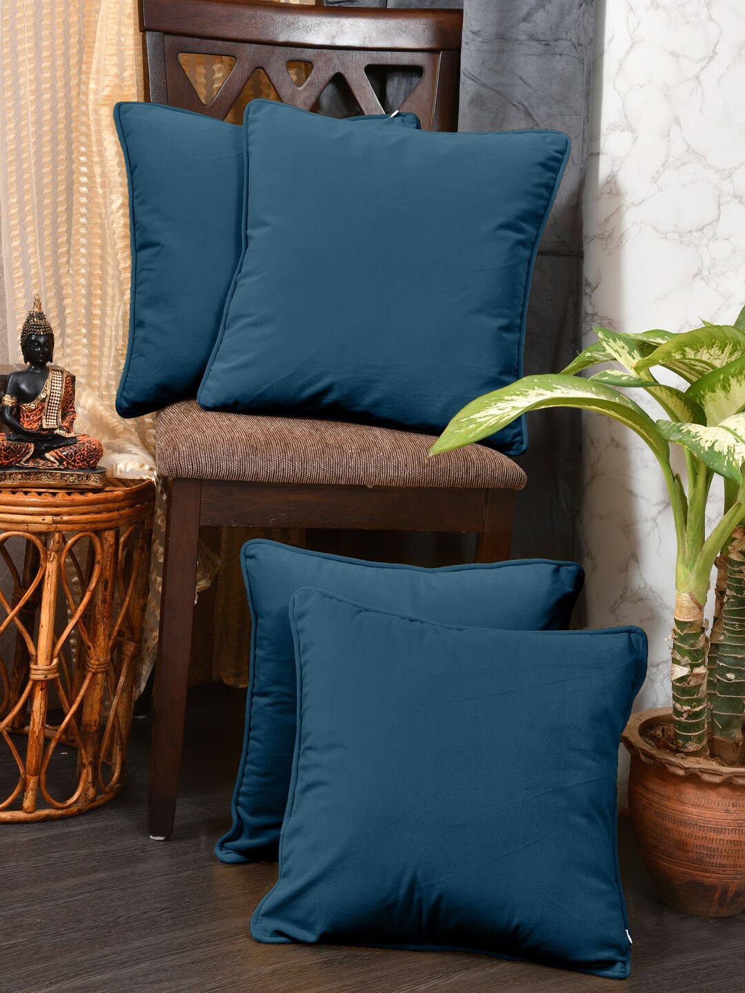 

Clasiko Blue 4 Pcs Velvet Square Cushion Covers