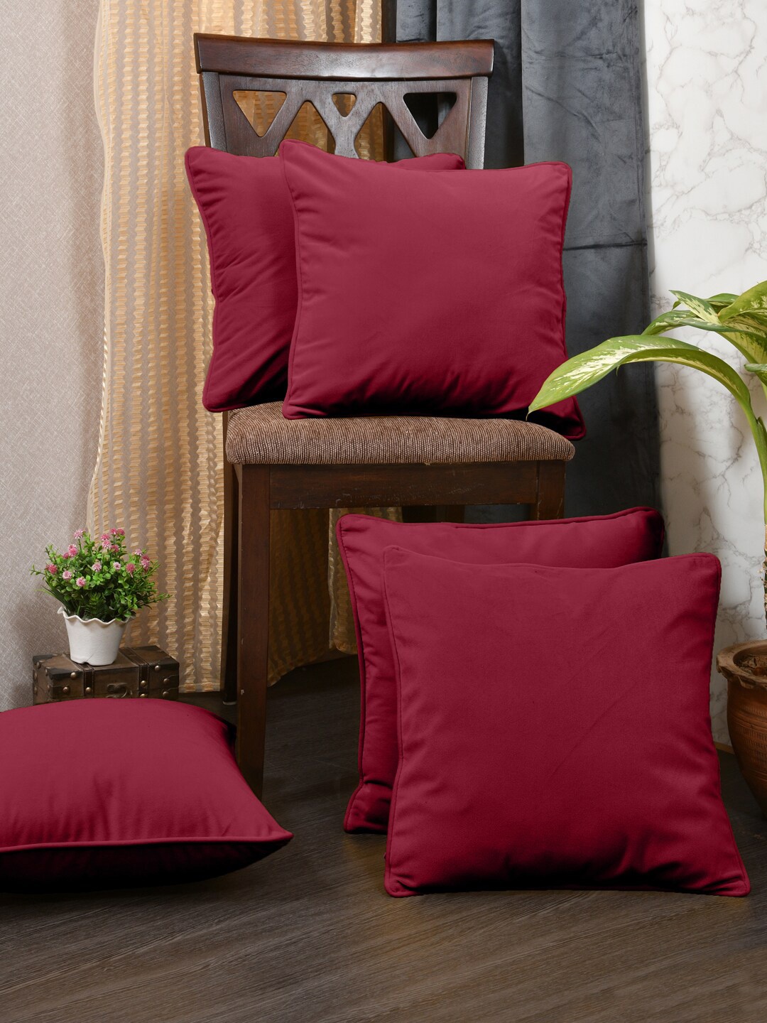

Clasiko Maroon 5 Pcs Velvet Square Cushion Covers