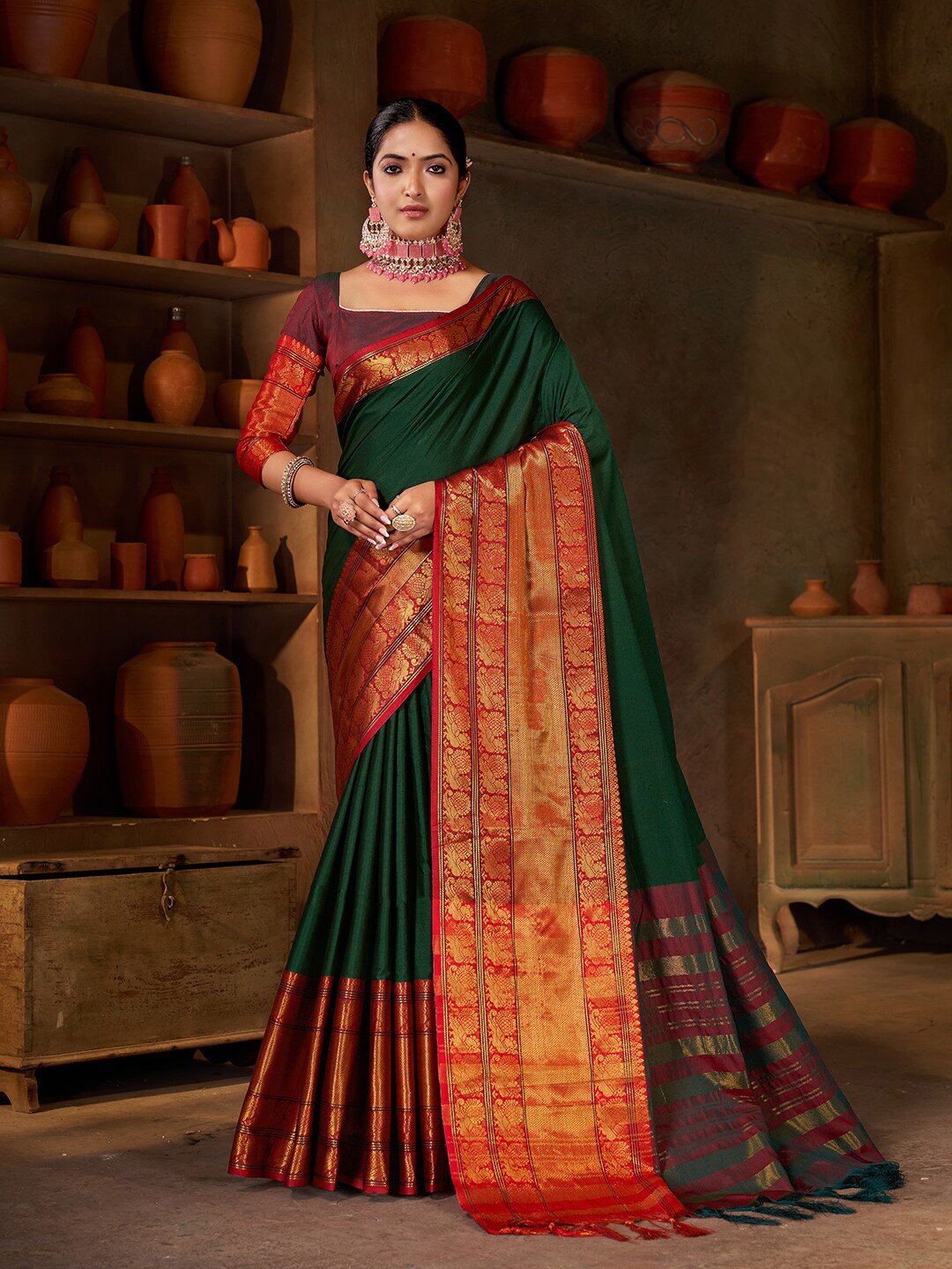 

MAGNEITTA Ethnic Motifs Woven Design Narayan Peth Zari Saree, Green