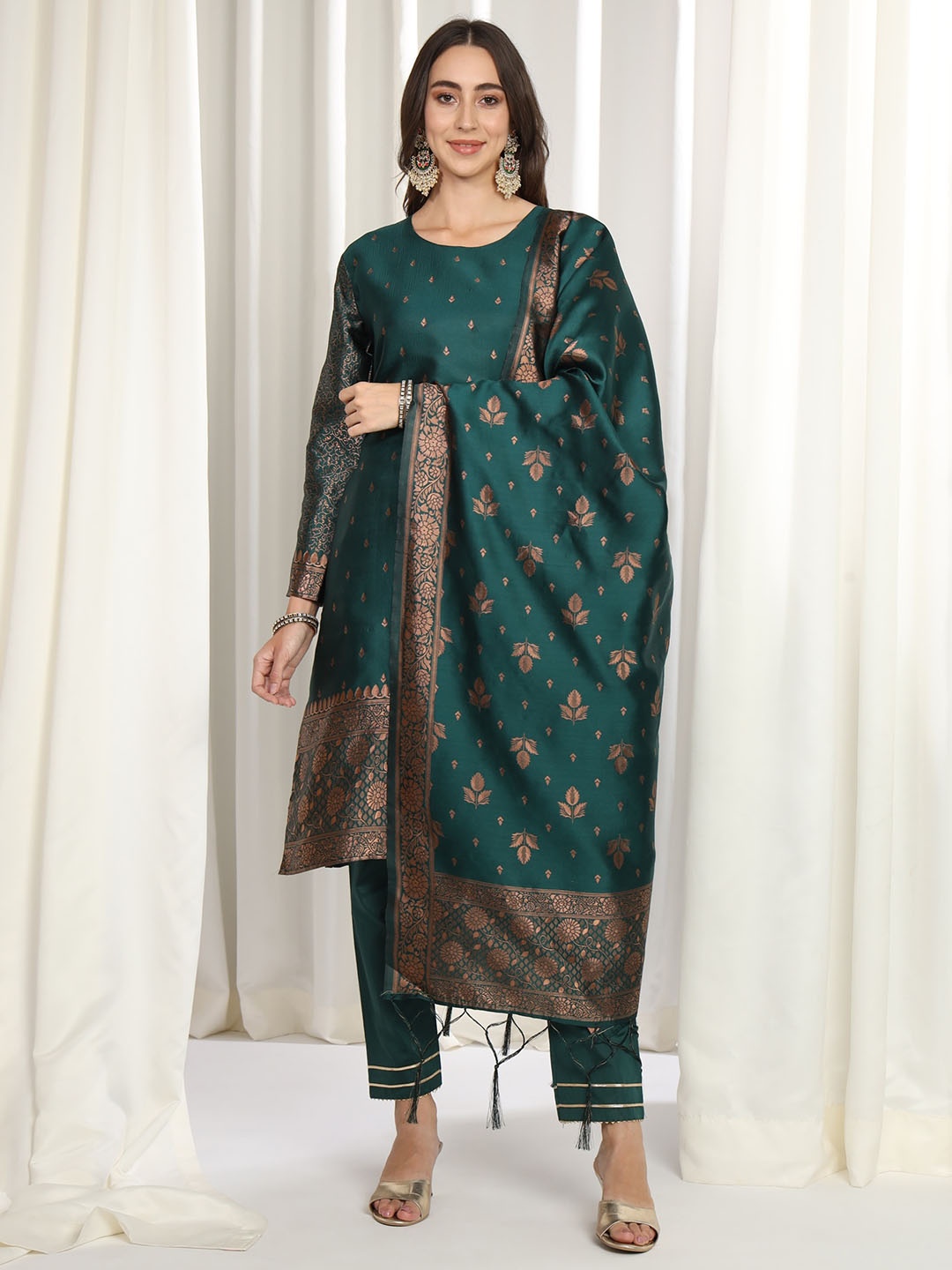 

Momina Fashion Floral Woven Design Zari Jacquard Kurta With Trousers & Dupatta, Green