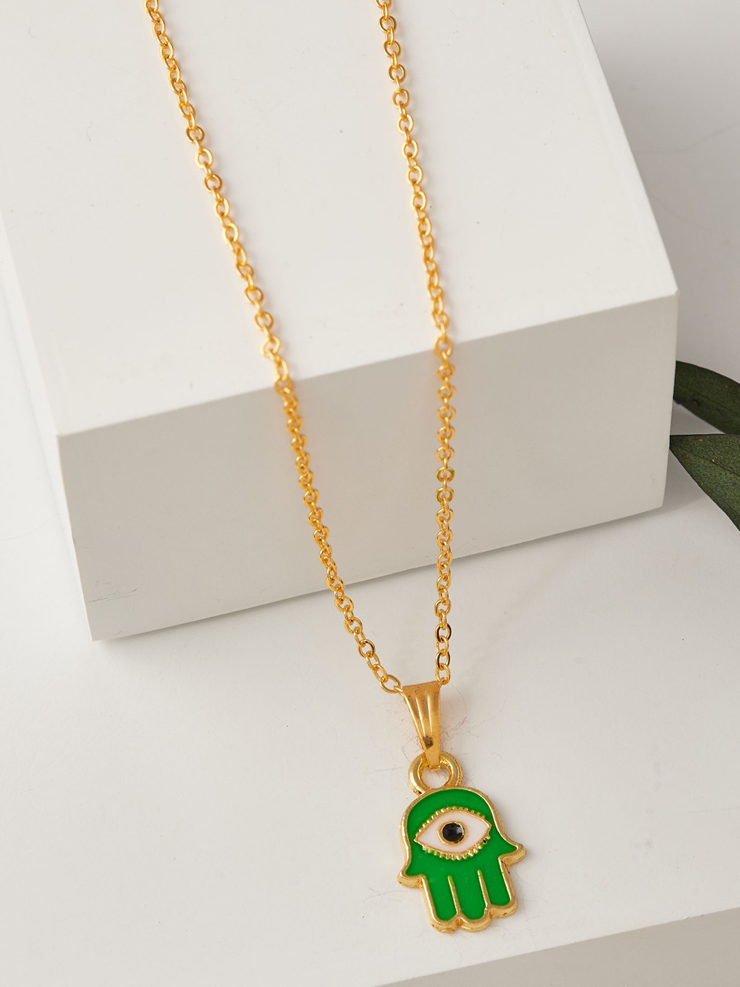 

DressBerry Gold-Plated Pendant With Chain