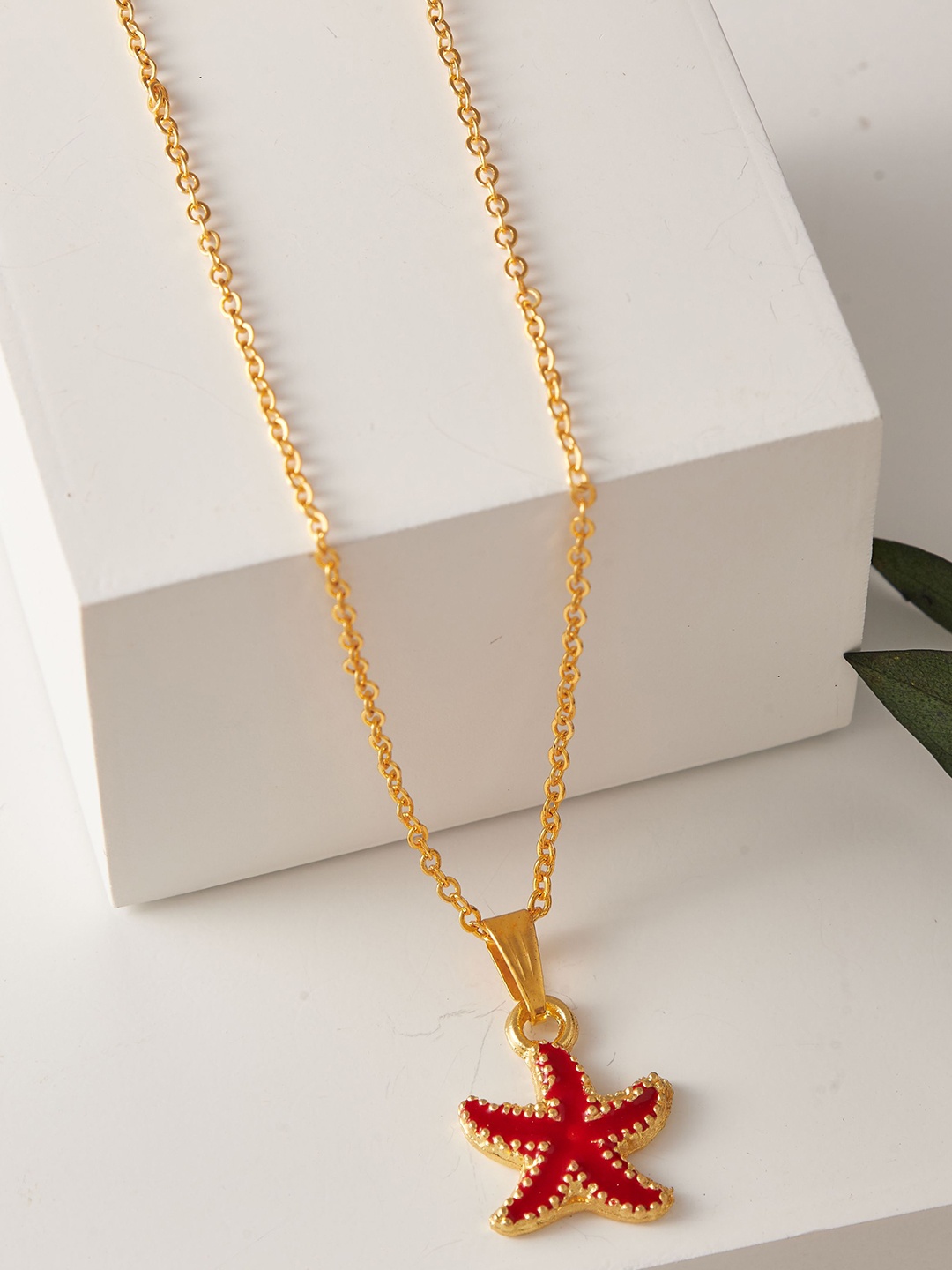 

DressBerry Red Gold-Plated Pendant With Chain