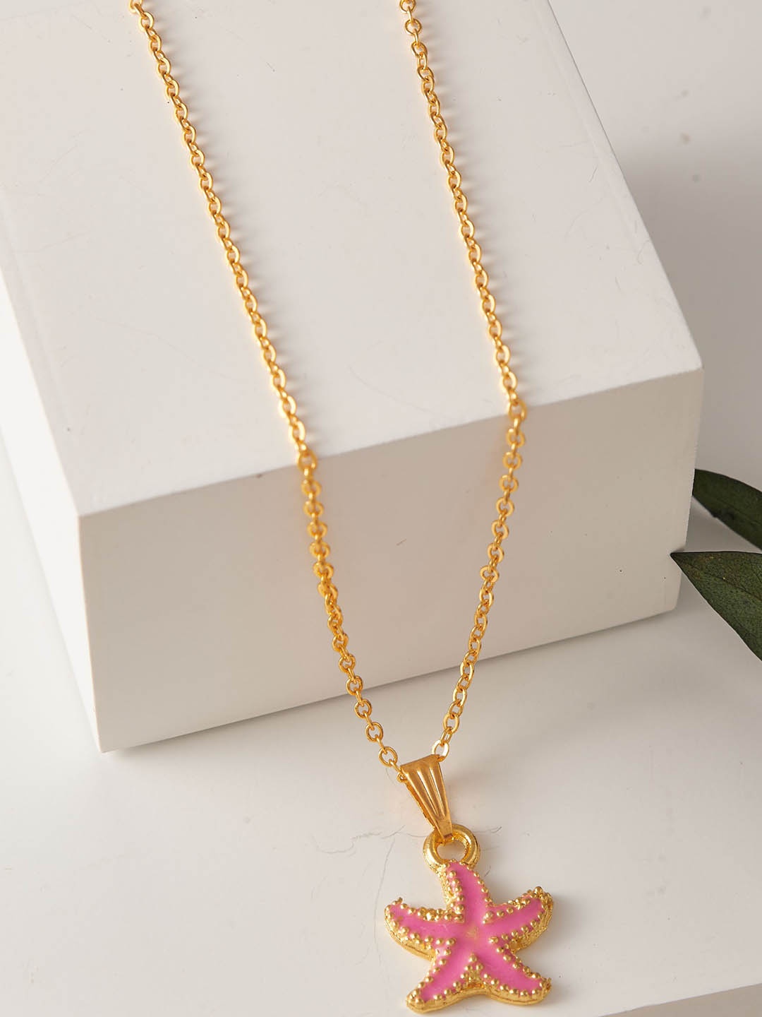 

DressBerry Gold Plated Pendant With Chain