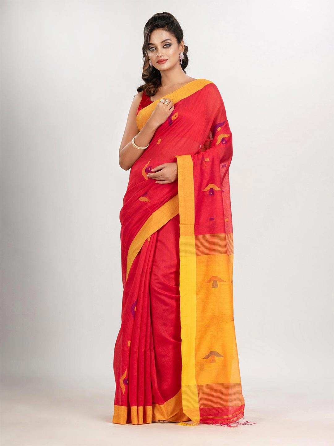 

Angoshobha Geometric Woven Design Jamdani Saree, Red