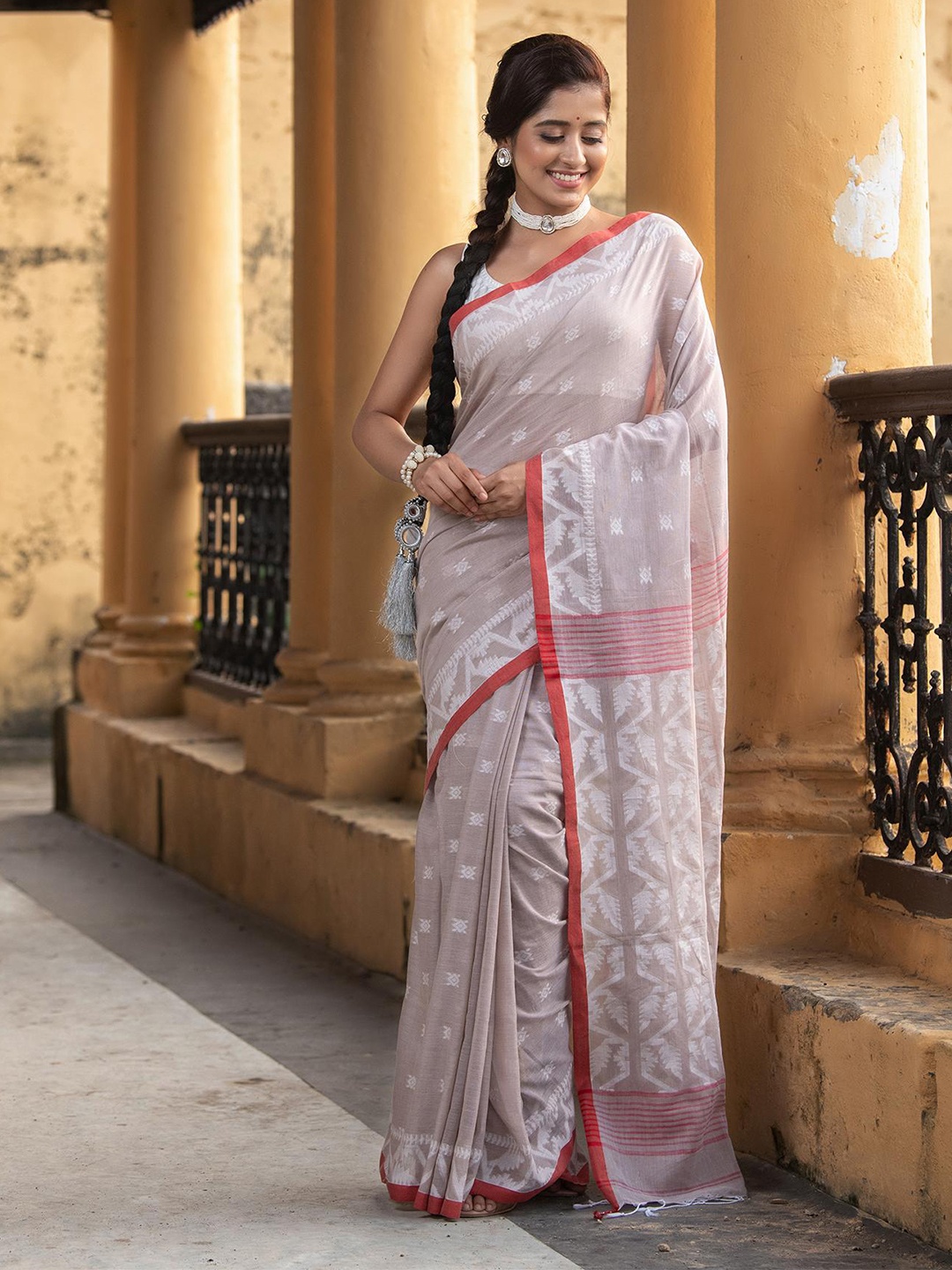 

Angoshobha Ethnic Motifs Woven Design Pure Cotton Jamdani Saree, Beige