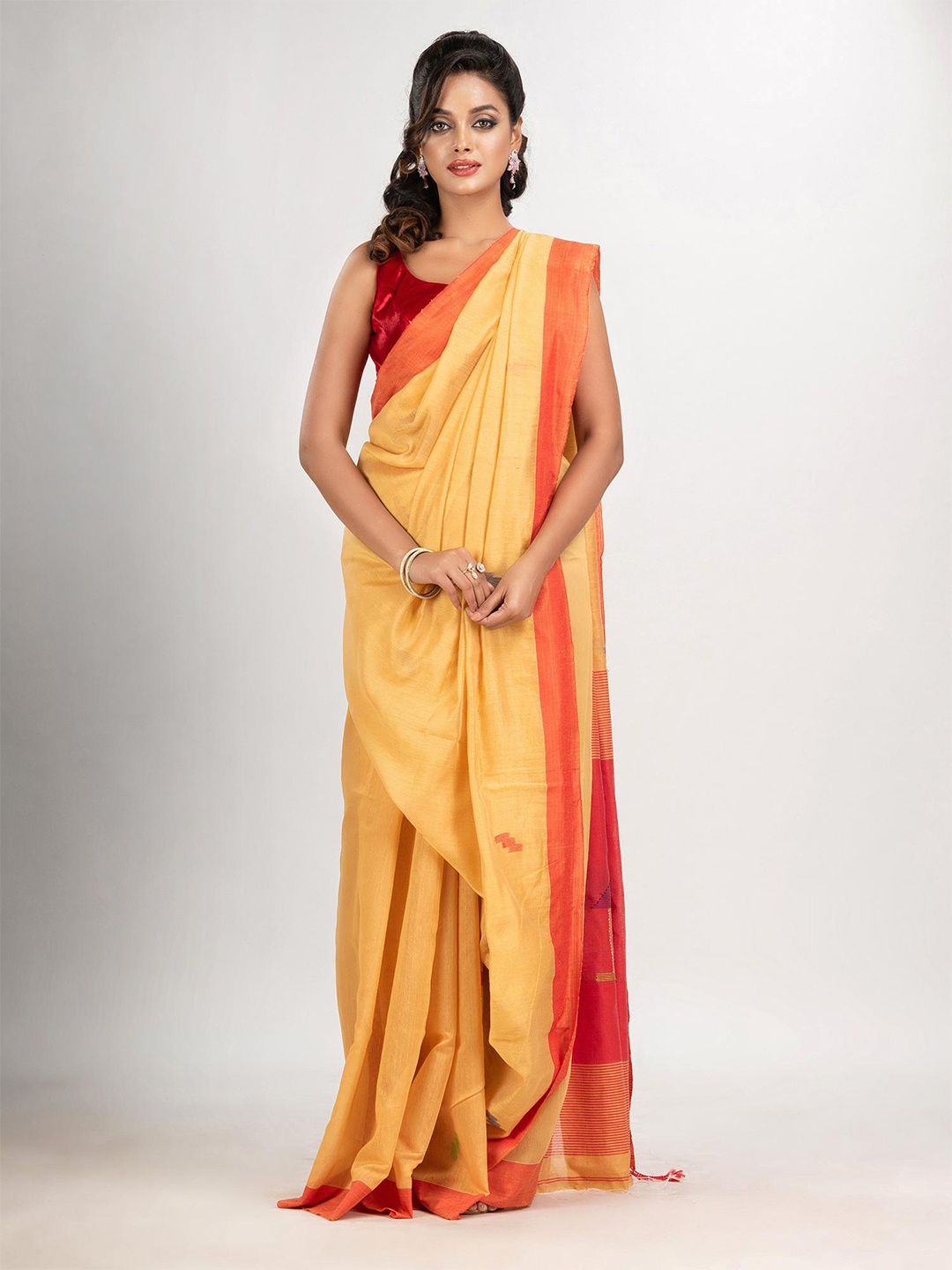 

Angoshobha Geometric Woven Design Jamdani Saree, Yellow