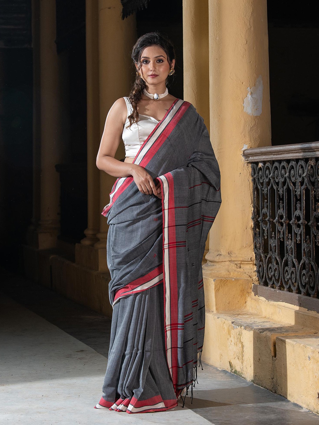 

Angoshobha Striped Pure Cotton Saree, Grey