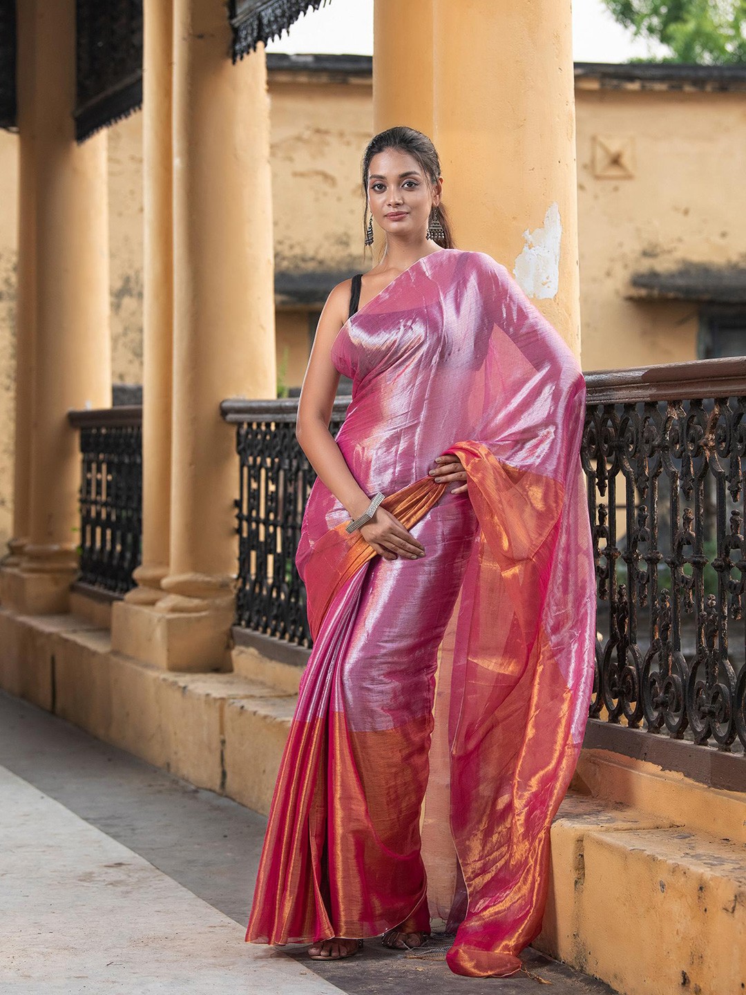 

Angoshobha Colourblocked Saree, Silver