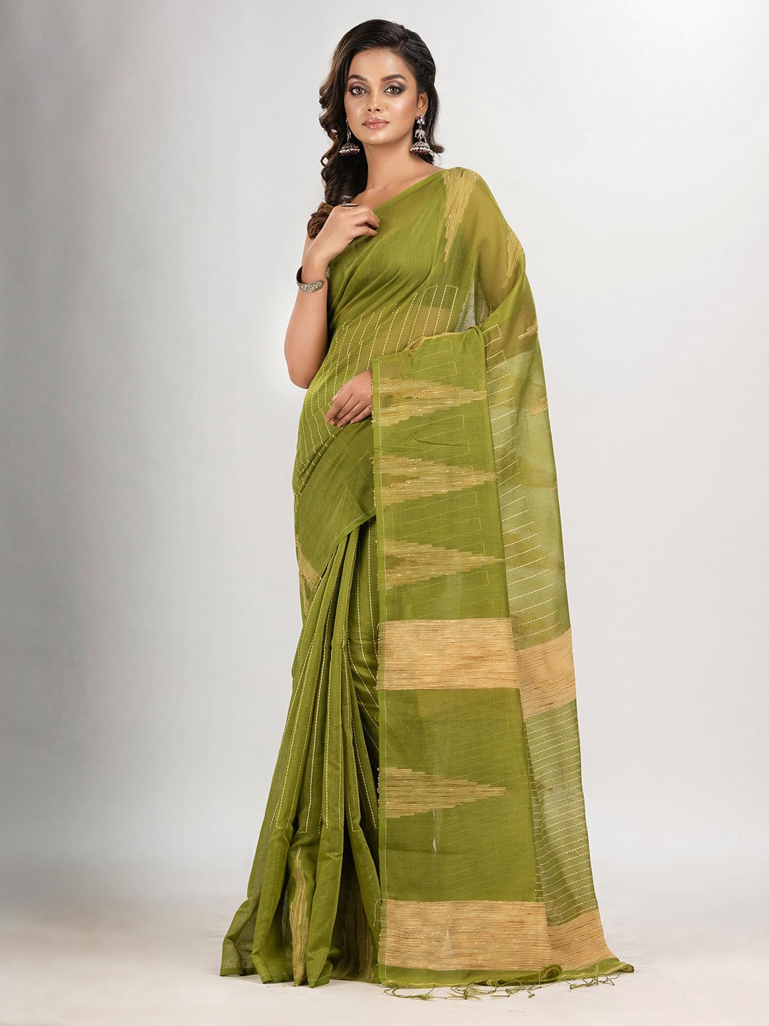 

Angoshobha Geometric Woven Design Saree, Green