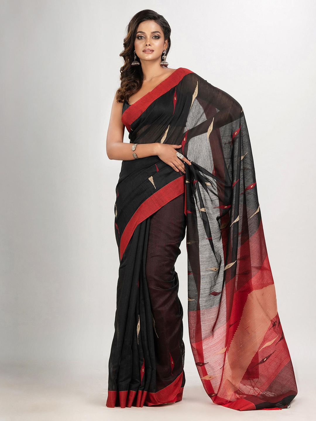 

Angoshobha Ethnic Motifs Woven Design Jamdani Saree, Black