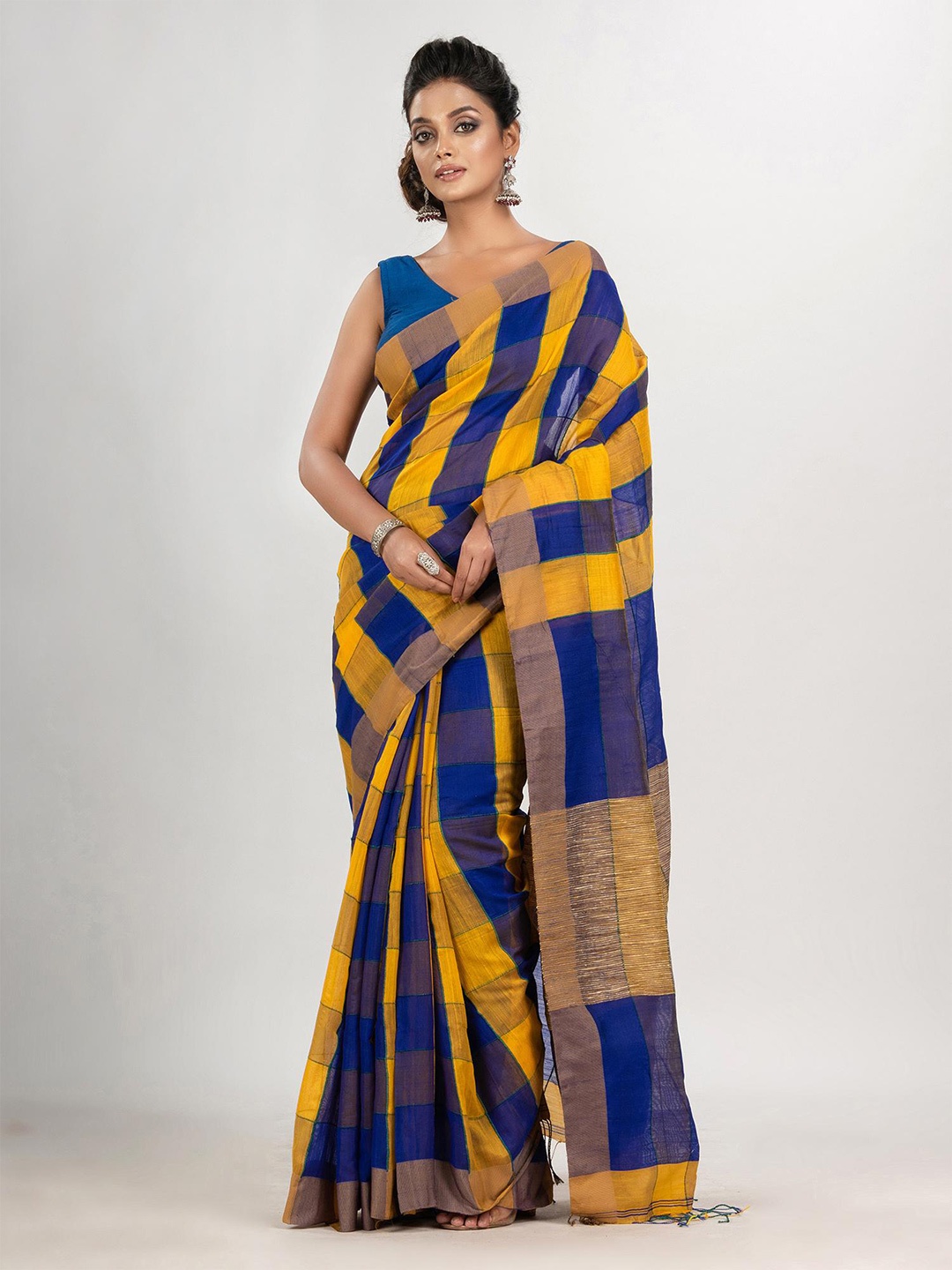 

Angoshobha Checked Cotton Blend Saree, Blue