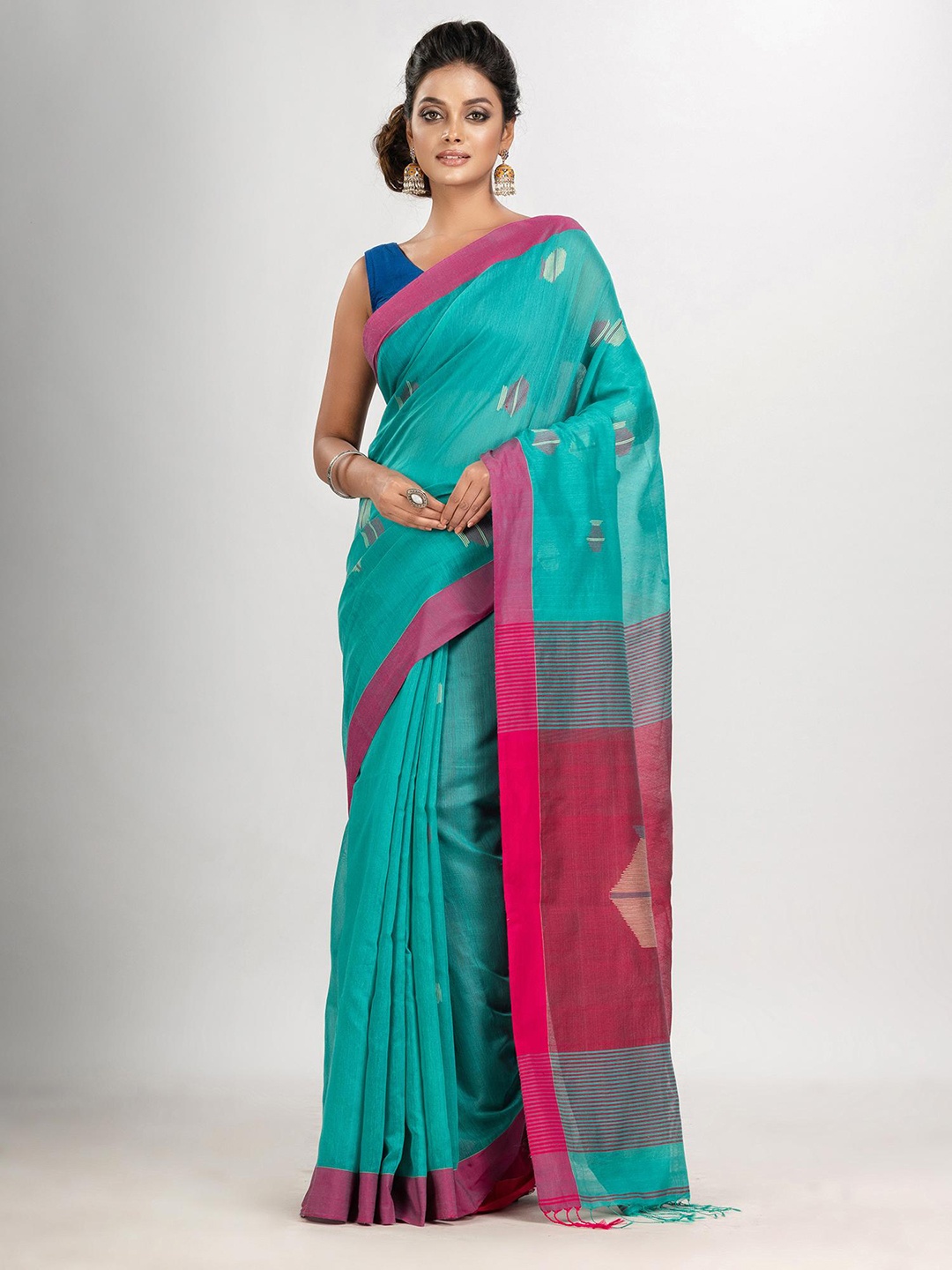 

Angoshobha Geometric Woven Design Jamdani Saree, Turquoise blue