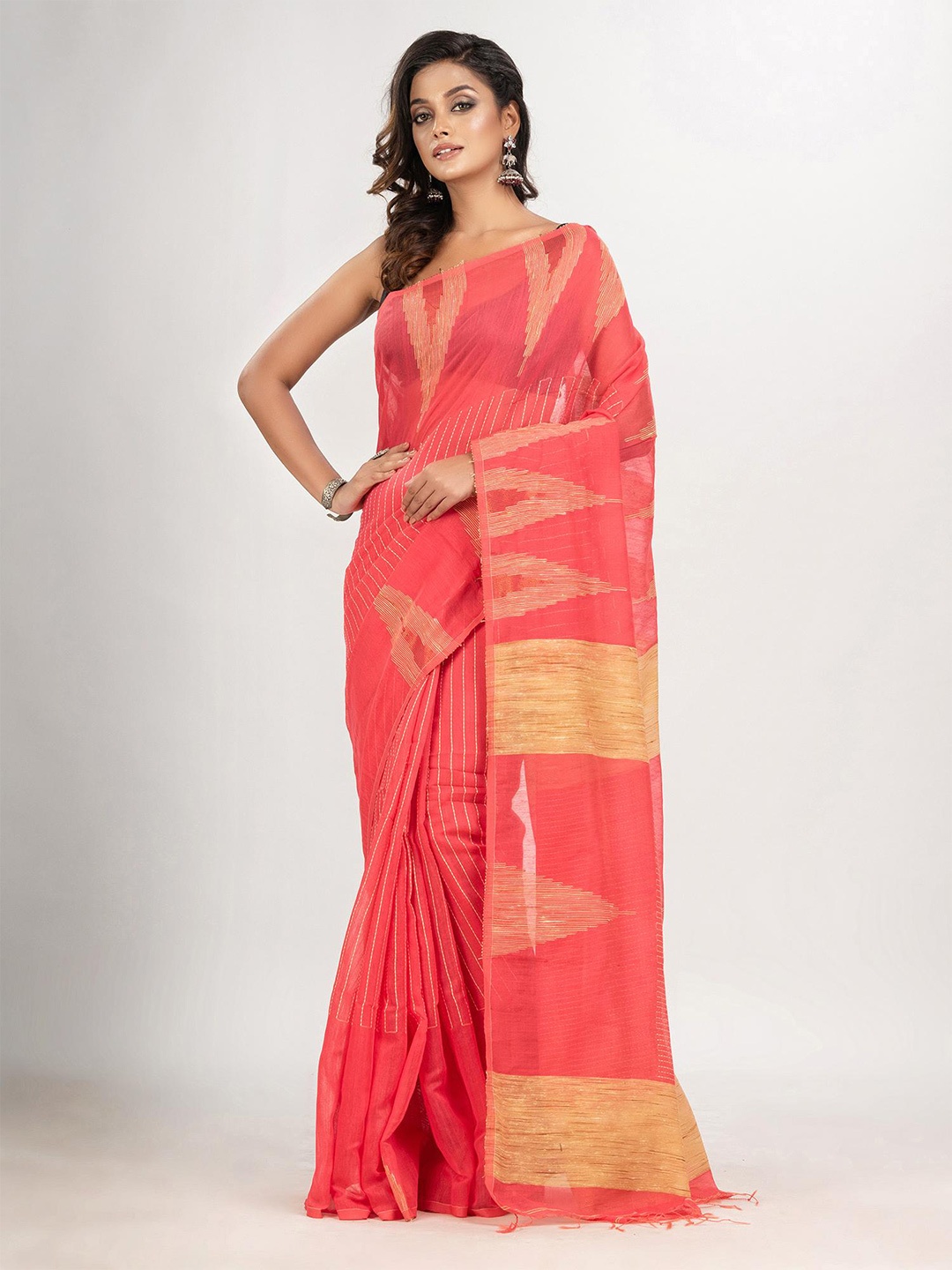 

Angoshobha Geometric Woven Design Saree, Red