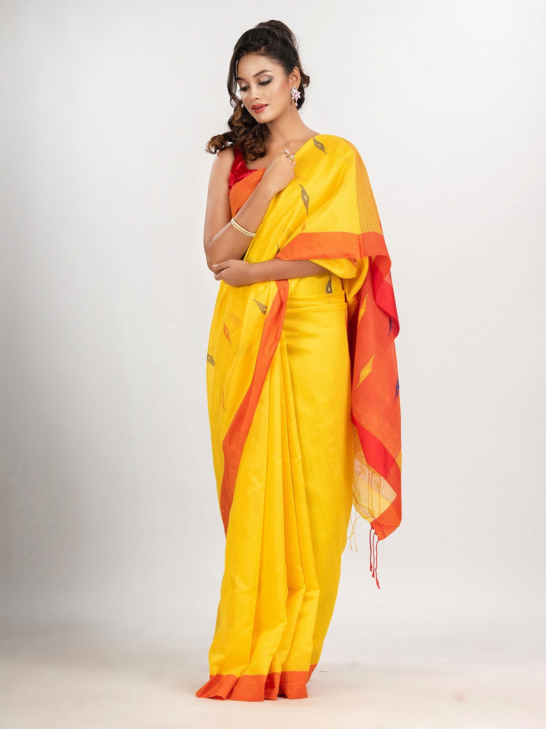 

Angoshobha Geometric Woven Design Jamdani Saree, Yellow