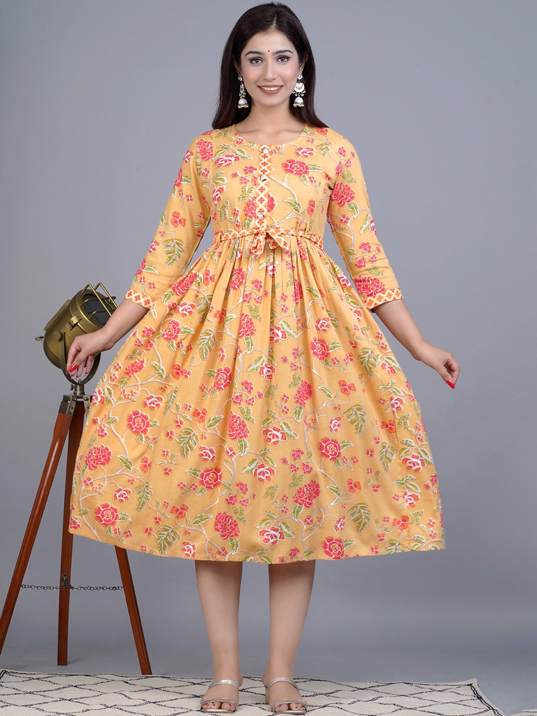 

BAESD Floral Round Neck Anarkali Kurta, Mustard
