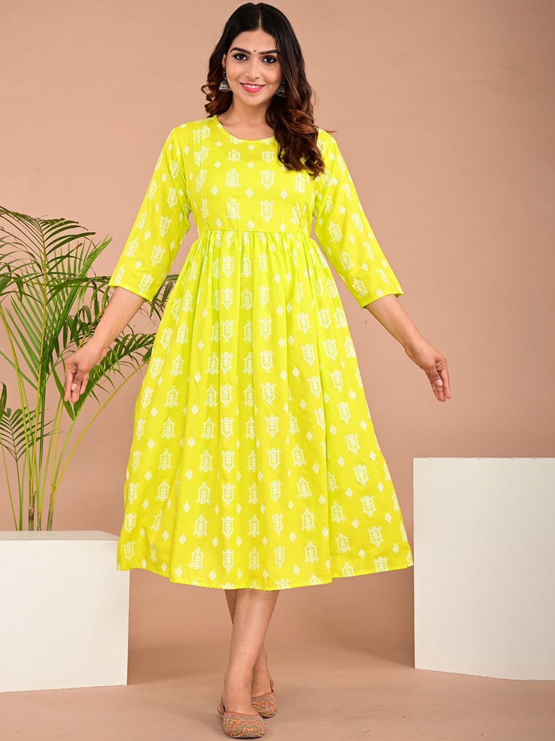 

BAESD Floral Round Neck Anarkali Kurta, Yellow