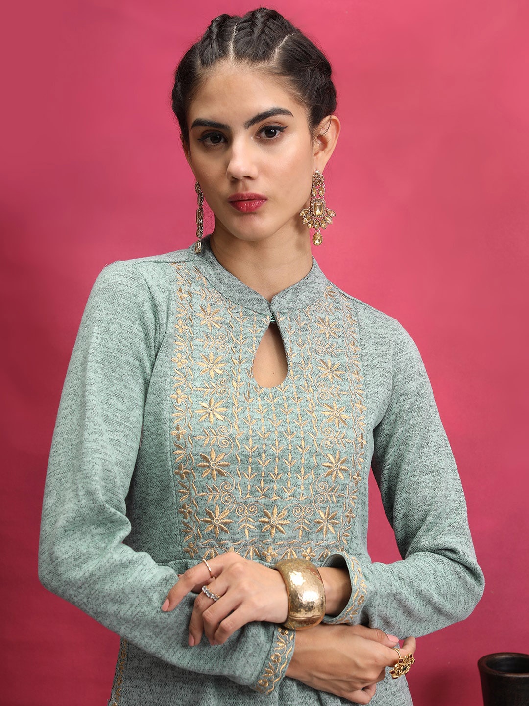 

Vishudh Sea Green Floral Embroidered Mandarin Collar Kurta