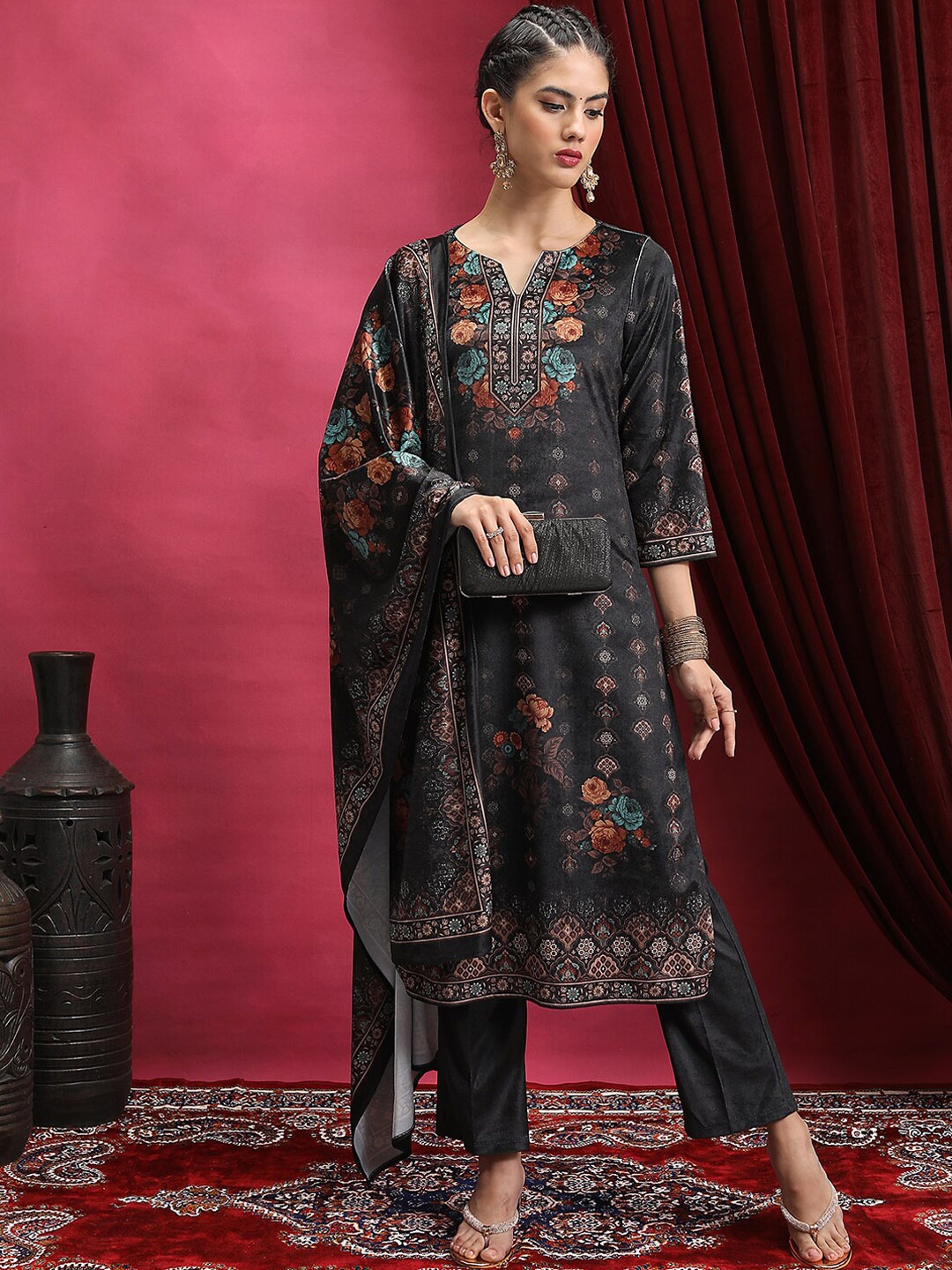 

Vishudh Black Floral Printed Notch Round Neck Straight Kurta & Palazzos With Dupatta