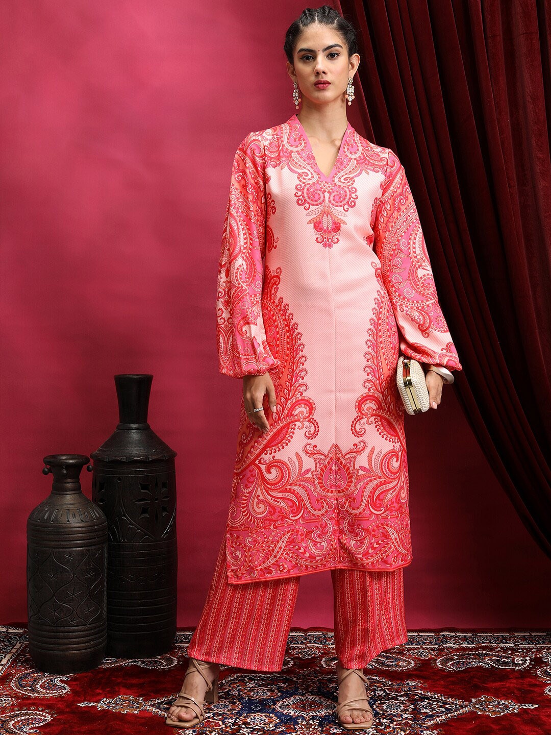 

Vishudh Pink Ethnic Motifs Printed V-Neck Straight Kurta with Palazzos