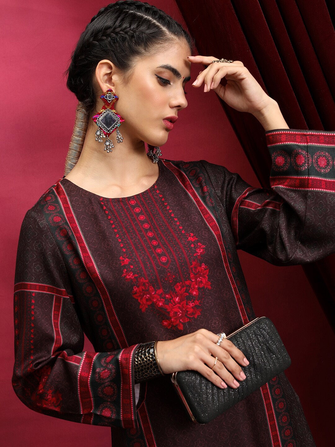 

Vishudh Maroon Floral Printed Round Neck Straight Kurta with Trousers