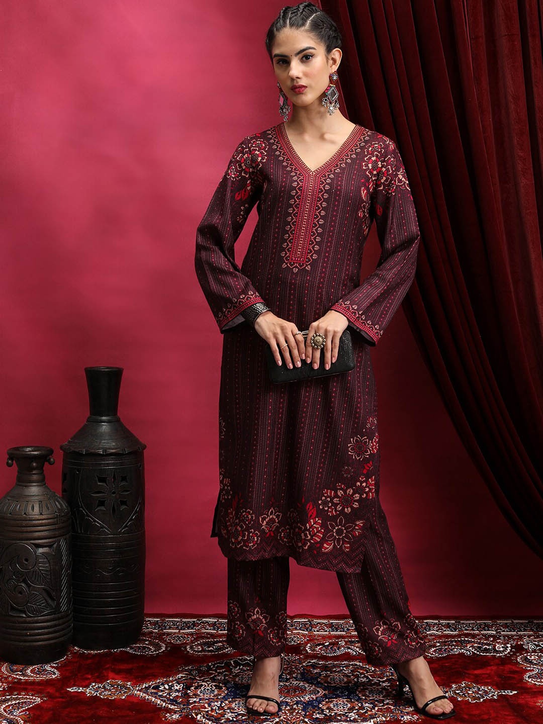 

Vishudh Floral Printed Regular V-Neck Straight Kurta With Elasticated Trouser, Maroon