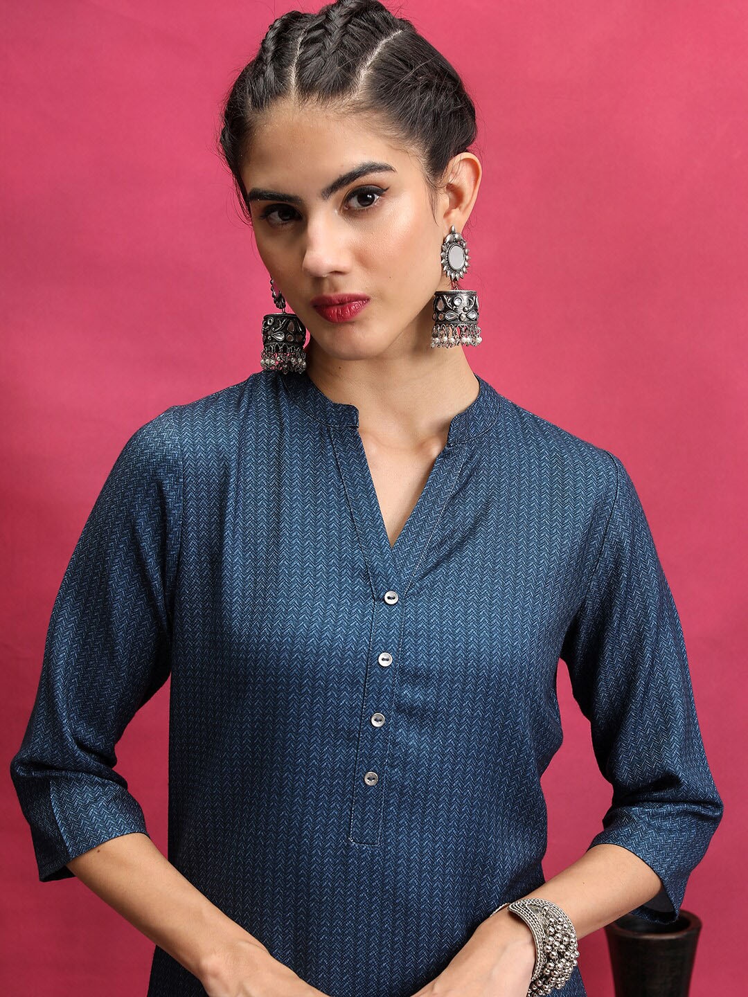 

Vishudh Teal Blue Chevron Printed Band Collar Regular Kurta With Trousers