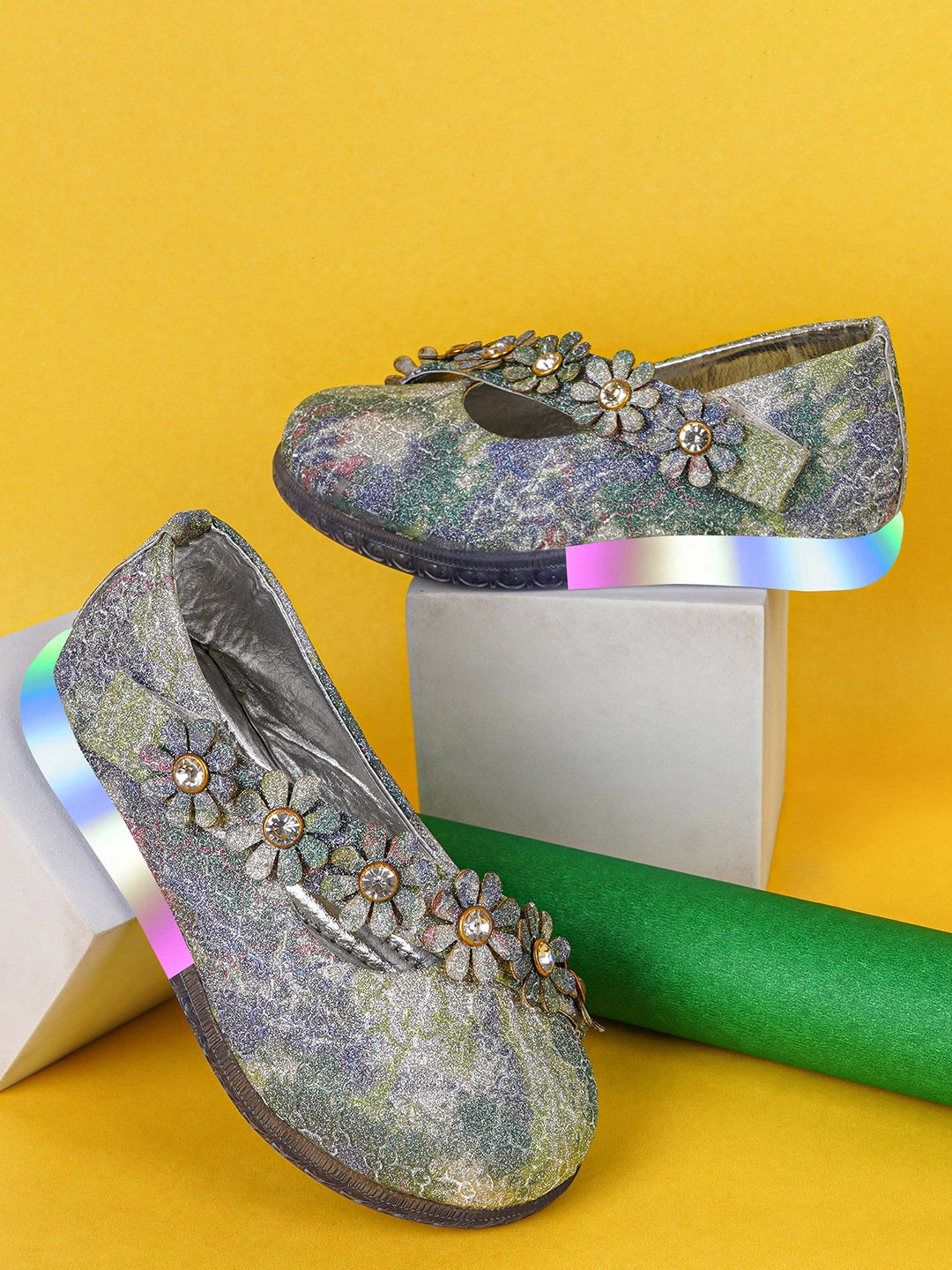 

BAESD Girls Textured Party Ballerinas With LED Light, Green