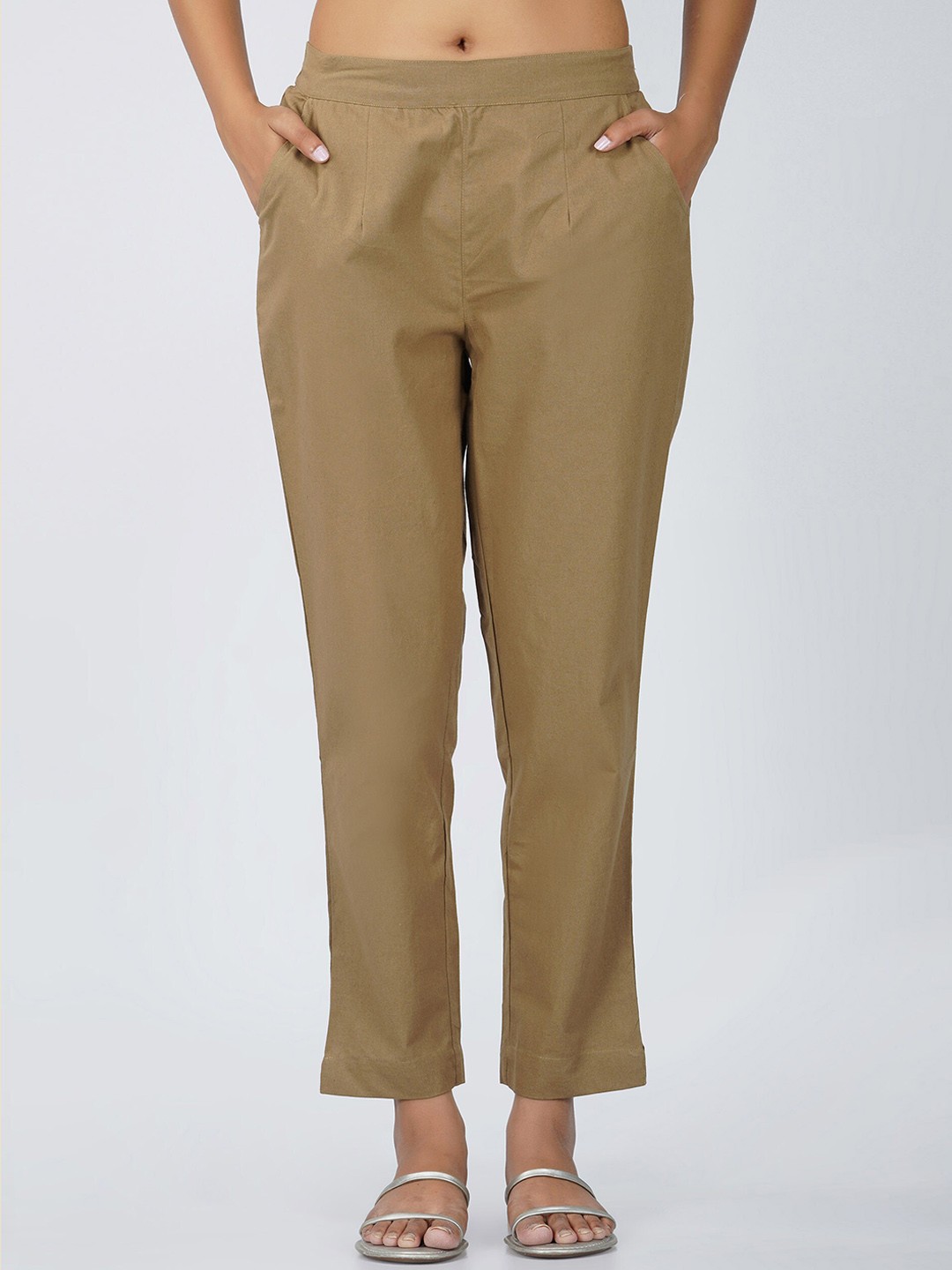 

SPARSA Women Mid-Rise Easy Wash Pure Cotton Pleated Trousers, Coffee brown